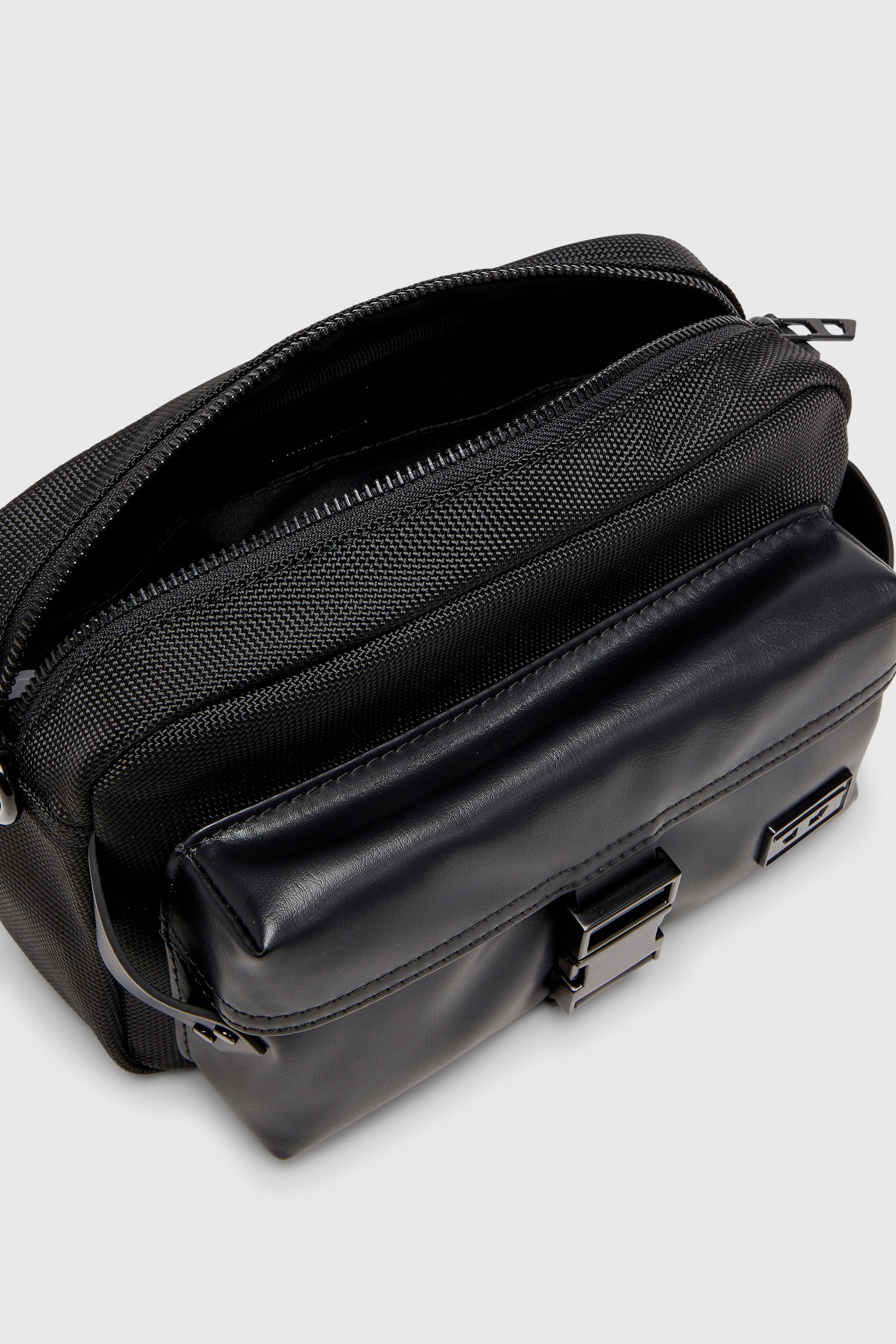 Diesel - MULTI-PKTS CAMERA BAG X, Multi-Pkts - Bandolera de nylon con bolsillo de solapa Unisex in Negro - 3