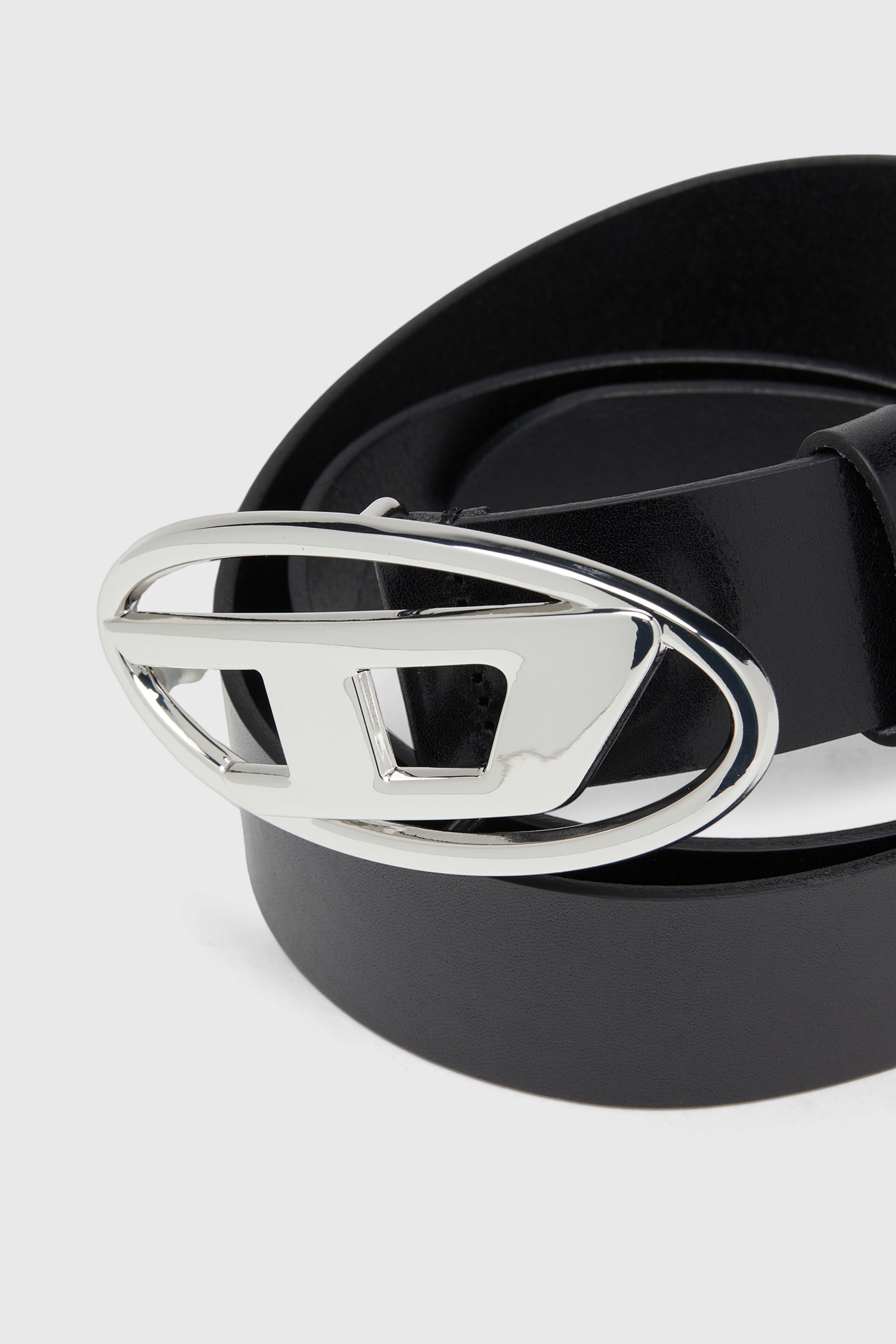 Diesel - B-1DR W, Female's 3.9cm leather belt with shiny Oval D logo buckle in Black - 2