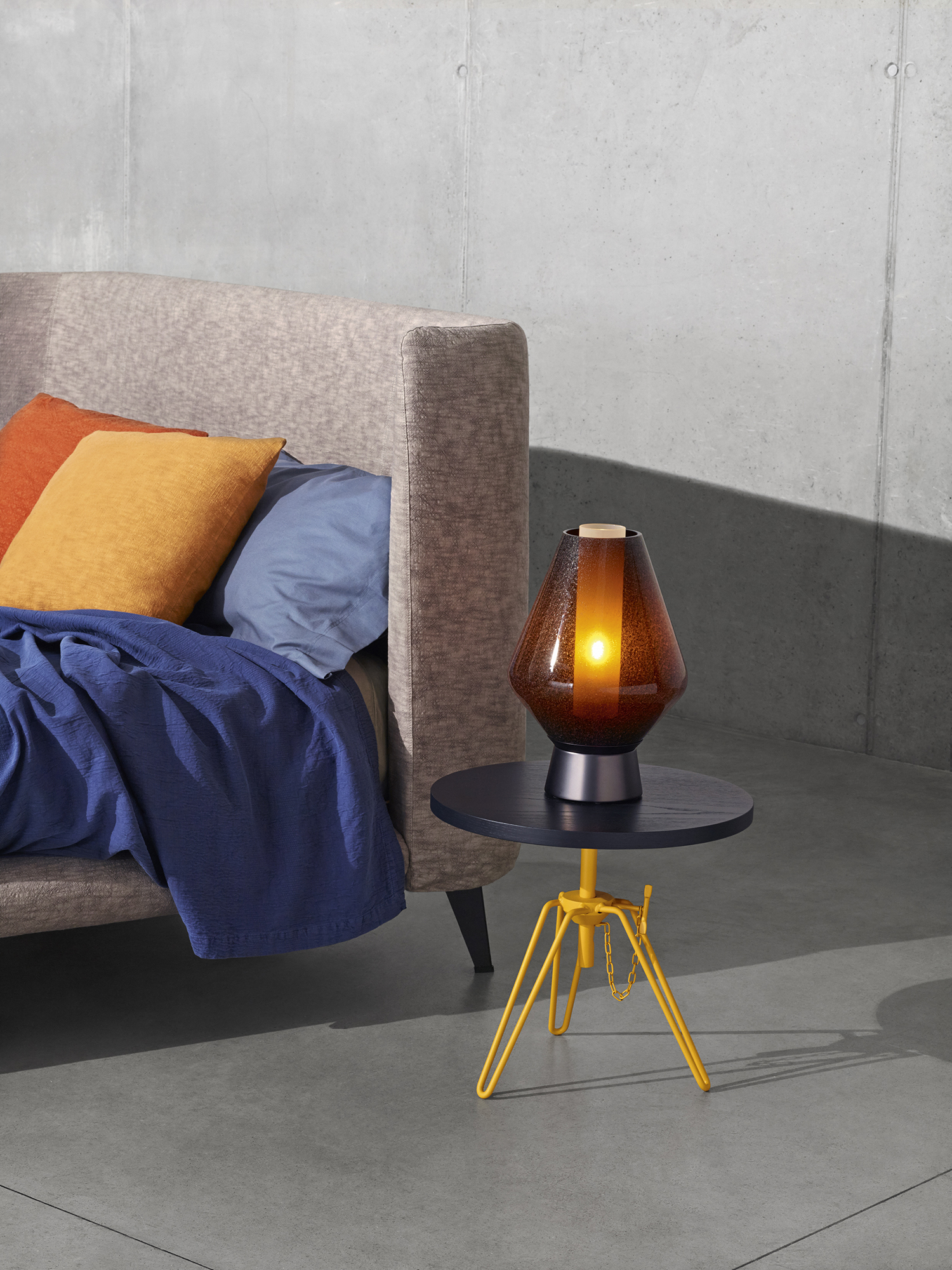 Diesel - DL0F04 OVERDYED, Mesa color azul grisáceo con base amarilla de acero Unisex in Amarillo - 3