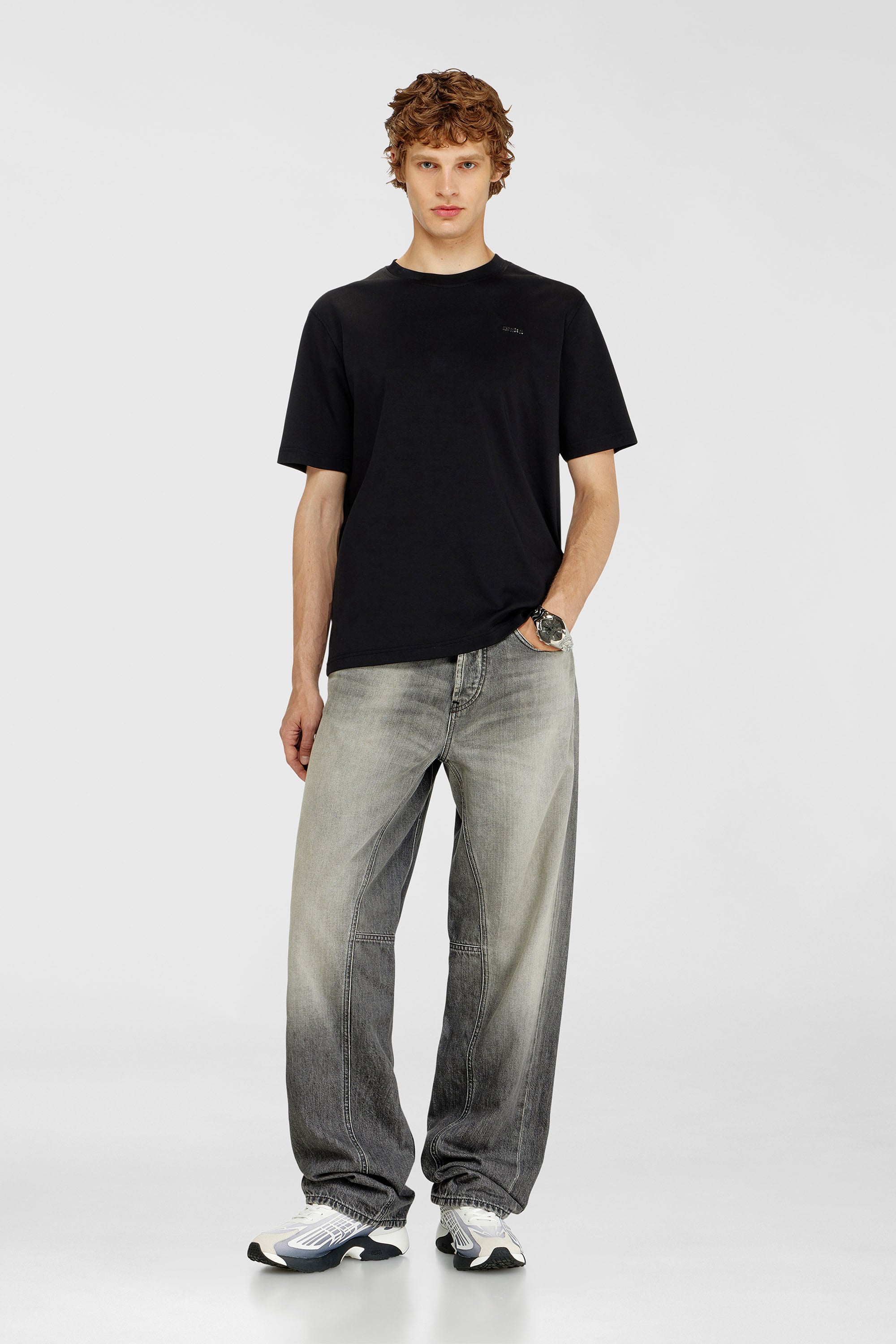 Diesel - T-ADJUST-MET, Camiseta de algod&oacute;n con peque&ntilde;o logo en el pecho Hombre in Negro - 2