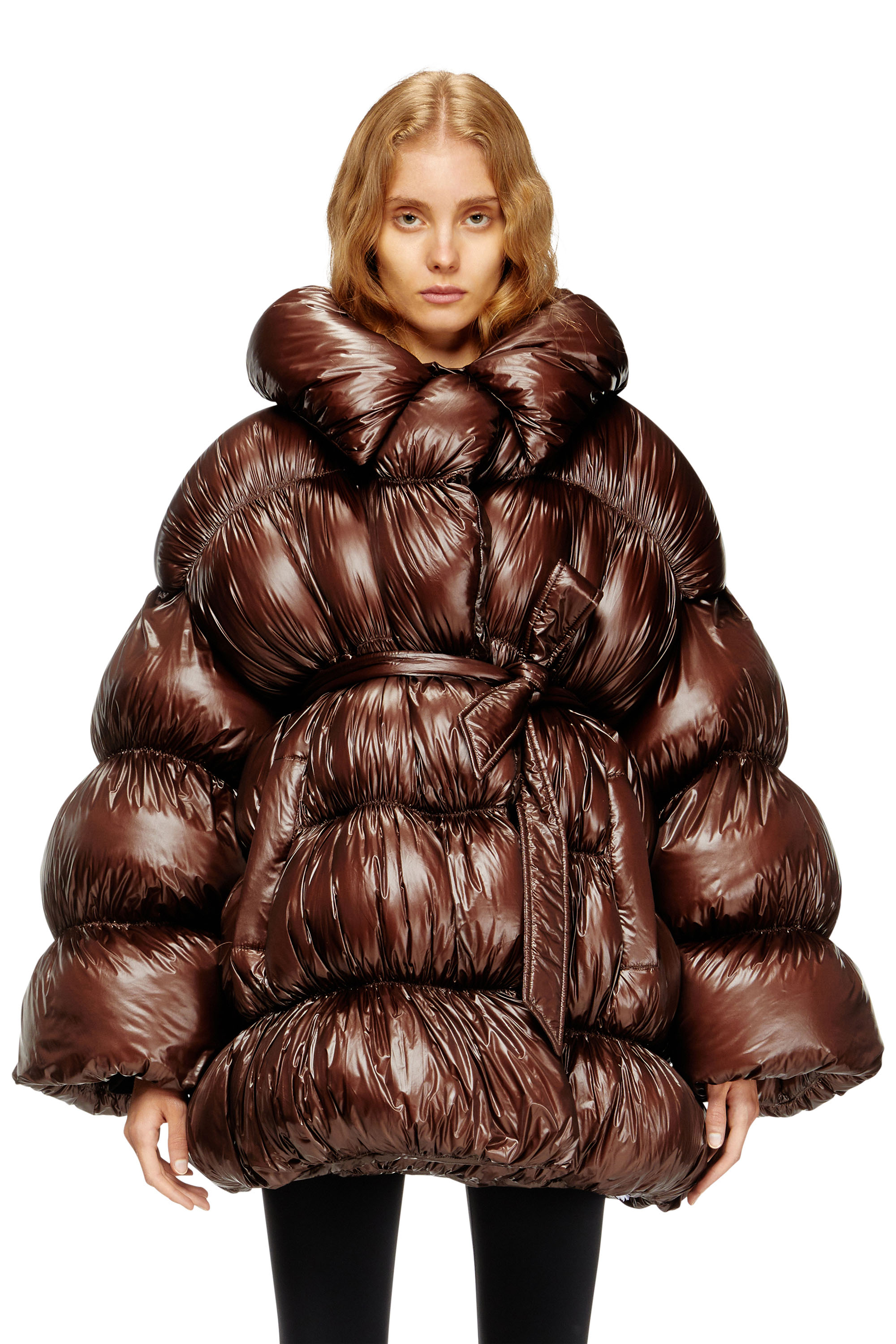 Diesel - W-INONA, Manteau court en duvet matelassé avec ceinture Femme in Marron - 1