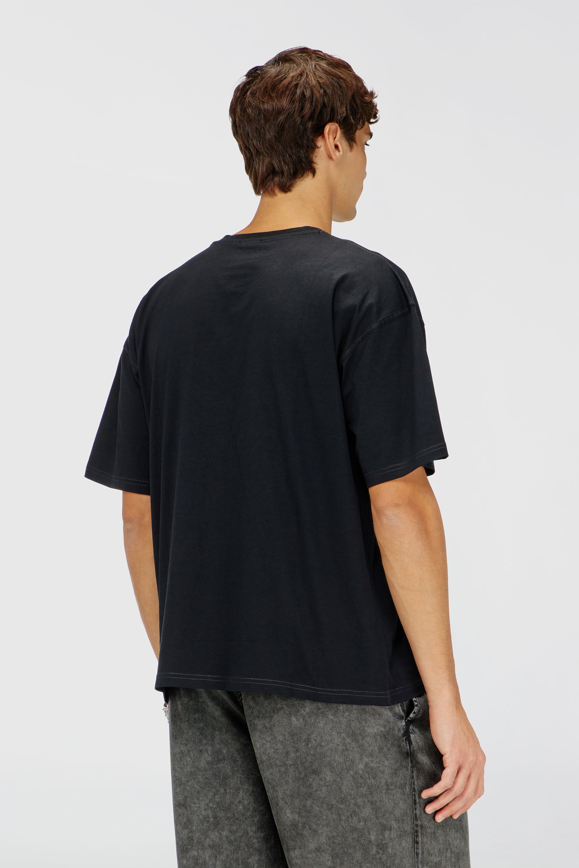 Diesel - T-BOXT-B4, Camiseta con logo crack-print Hombre in Negro - 4