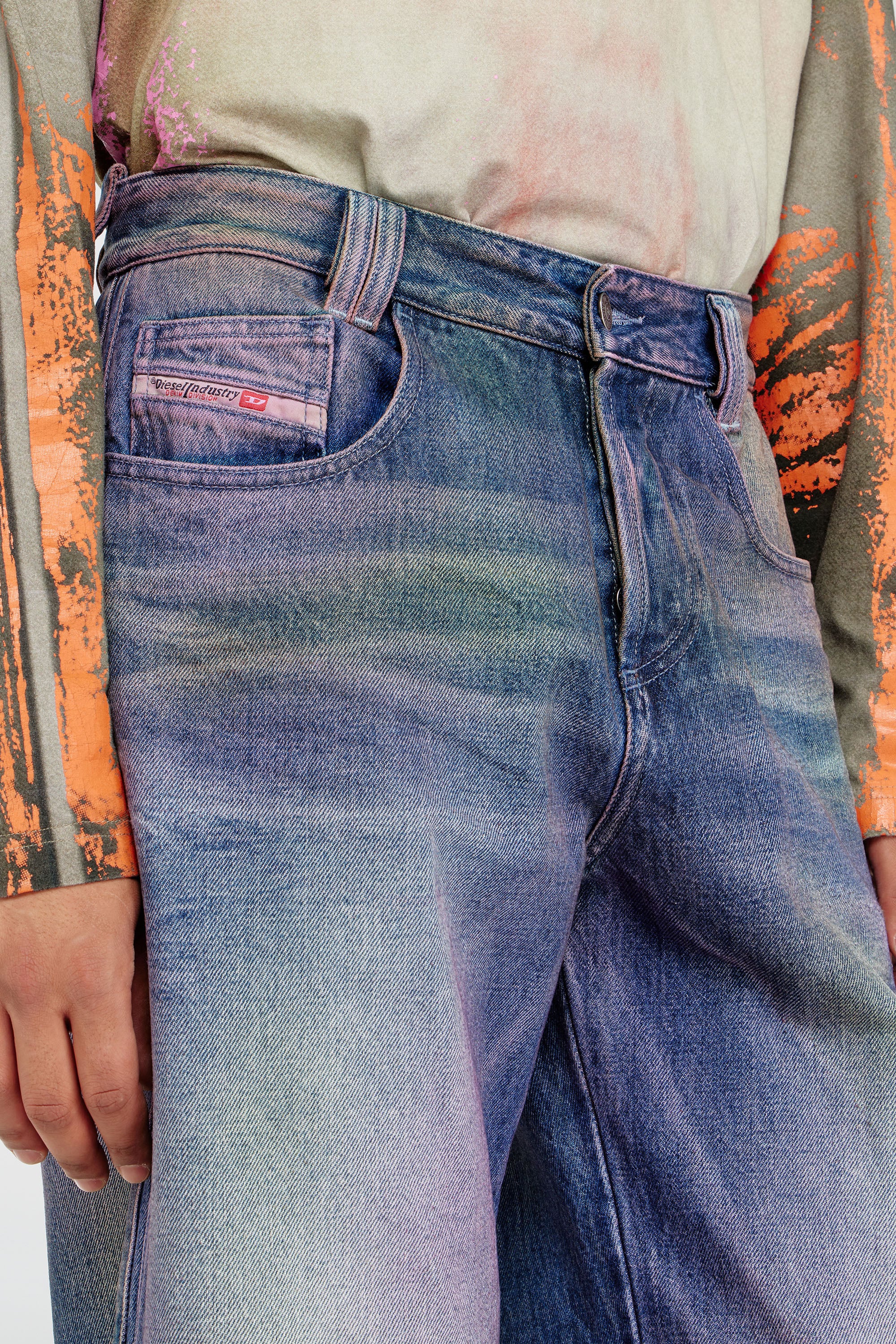 Diesel - Relaxed Jeans 1982 D-Hakou 007FW Unisex, Azul medio - 9