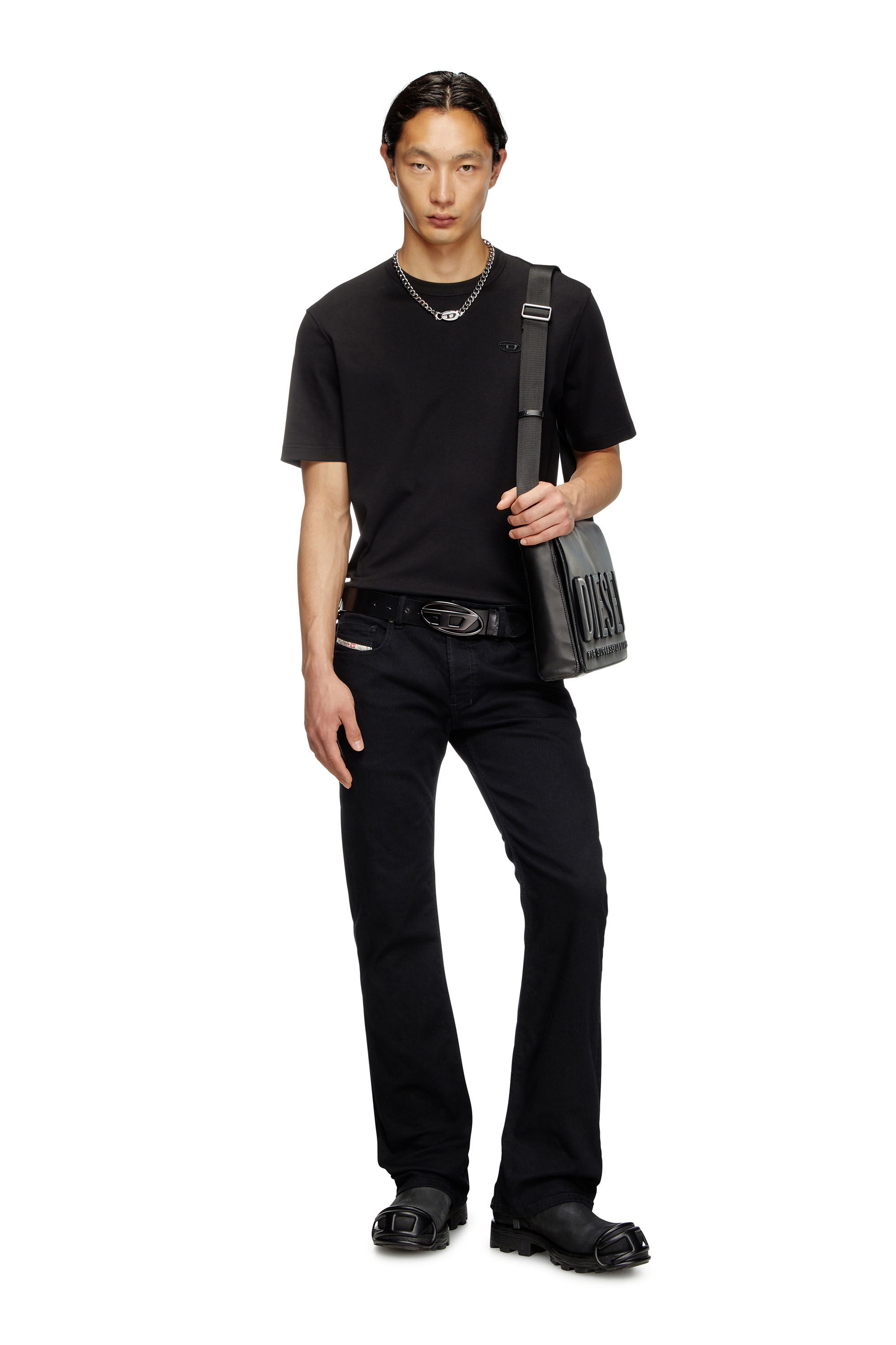 Diesel - T-ADJUST-SLITS-R17, T-shirt avec broderie à logo ton sur ton Homme in Noir - 1