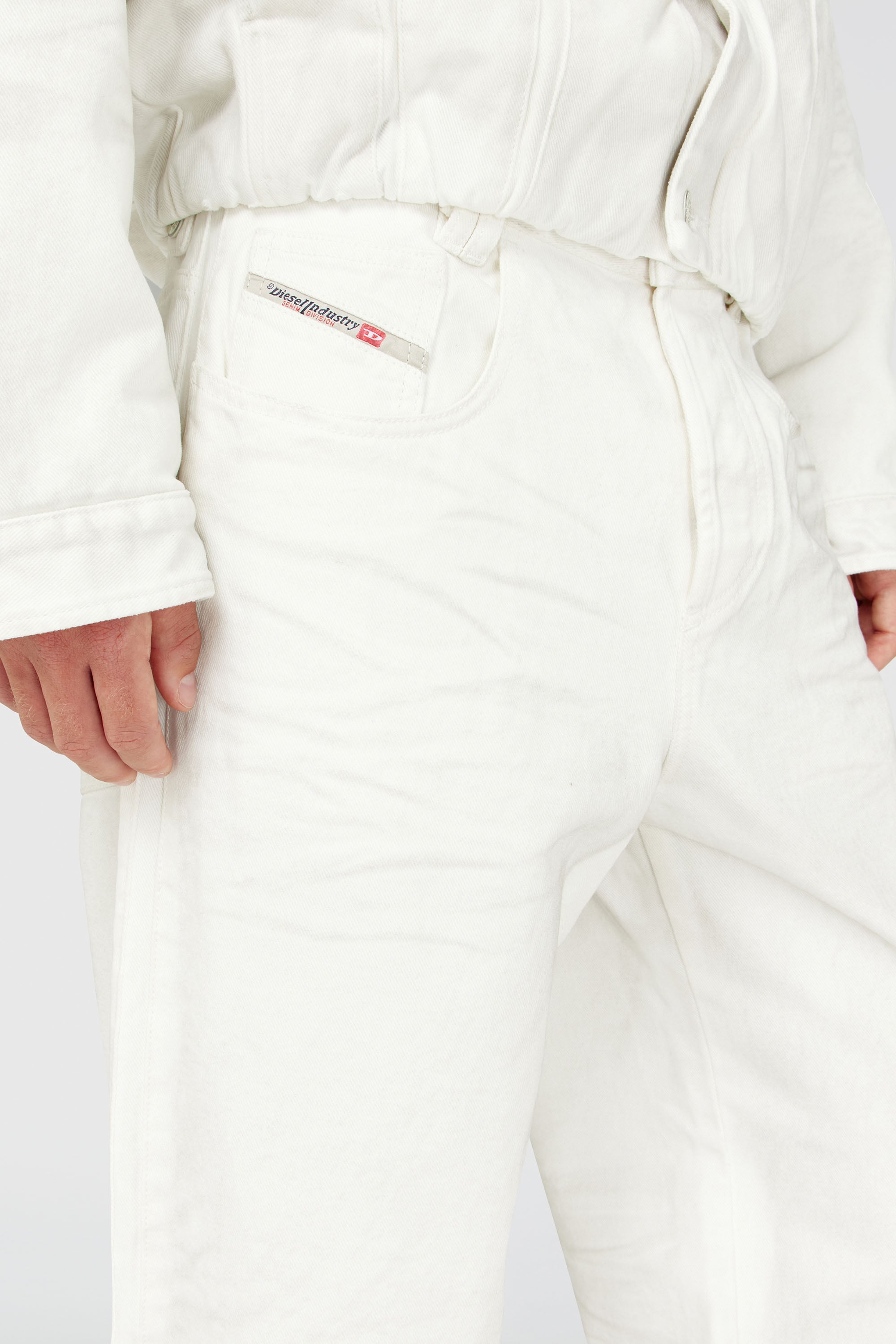 Diesel - Relaxed Jeans 1982 D-Hakou 007GG Unisex, Blanco - 9