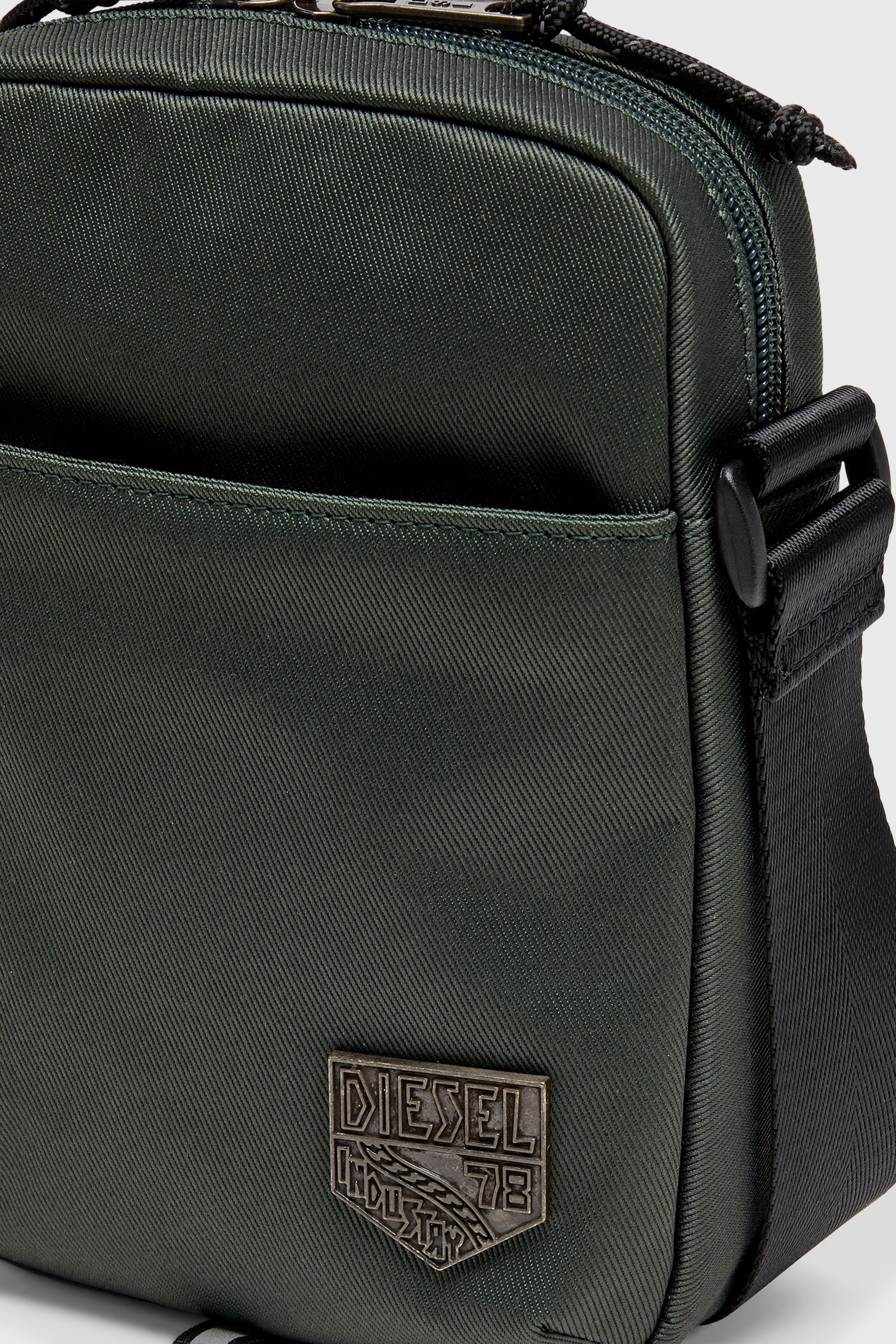 Diesel - D-PACK CROSSBODY X, D-Pack - Bolso bandolera con logo emblem&aacute;tico Unisex in Verde - 5