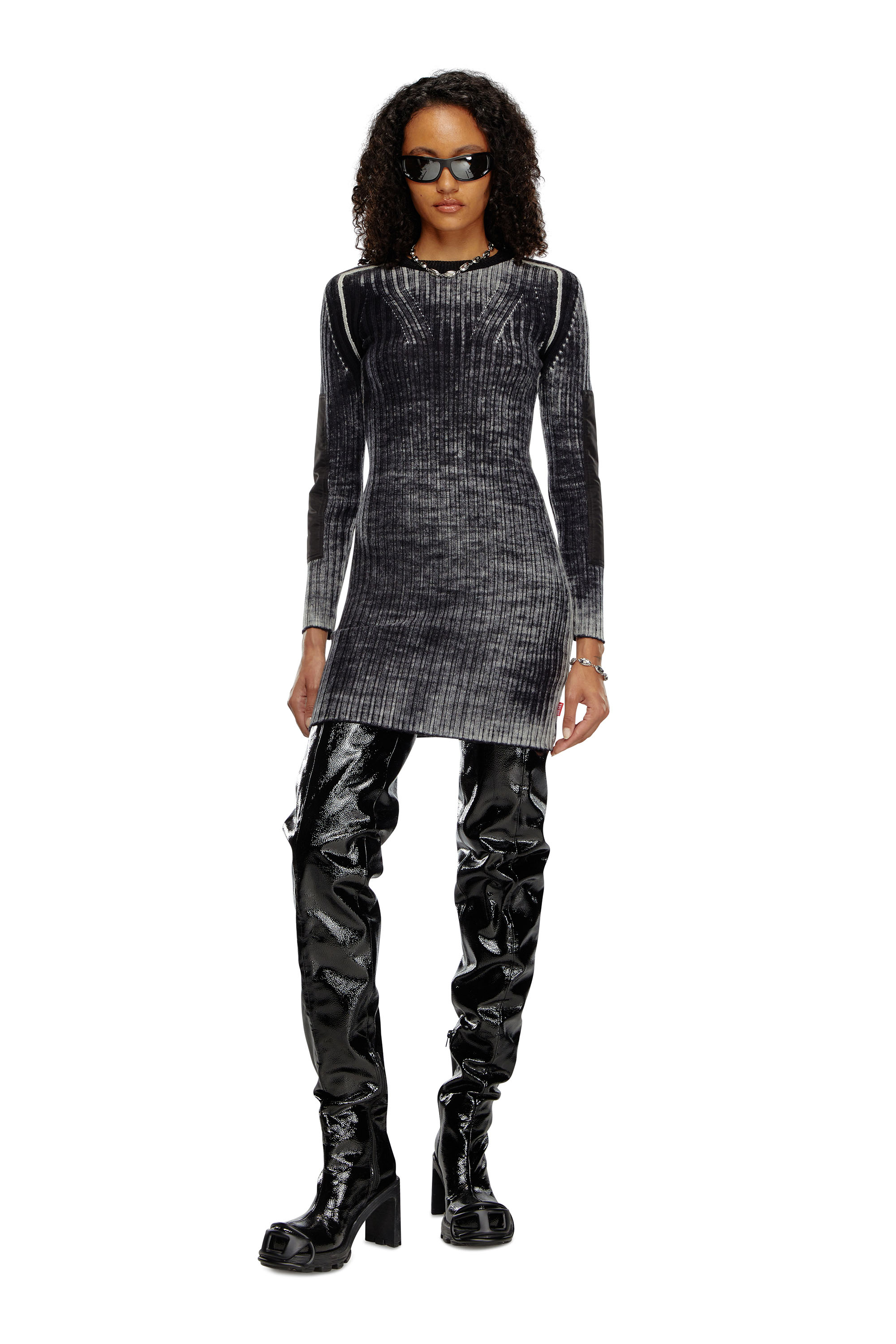 Diesel - M-ARTISTA, Robe courte en maille de laine traitée Femme in Noir - 2