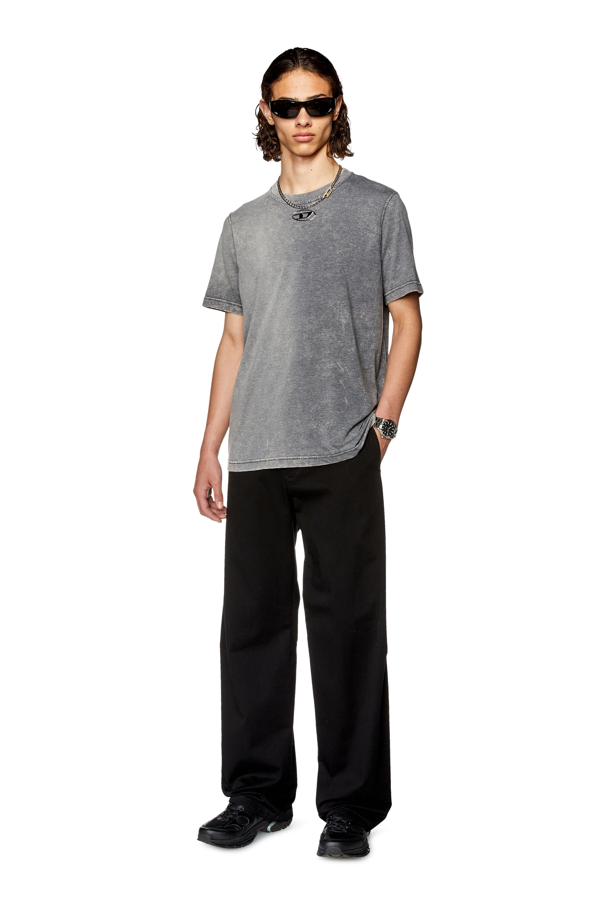 Diesel - P-FRANCK, Pantalones chino de sarga de algod&oacute;n el&aacute;stica Hombre in Negro - 1