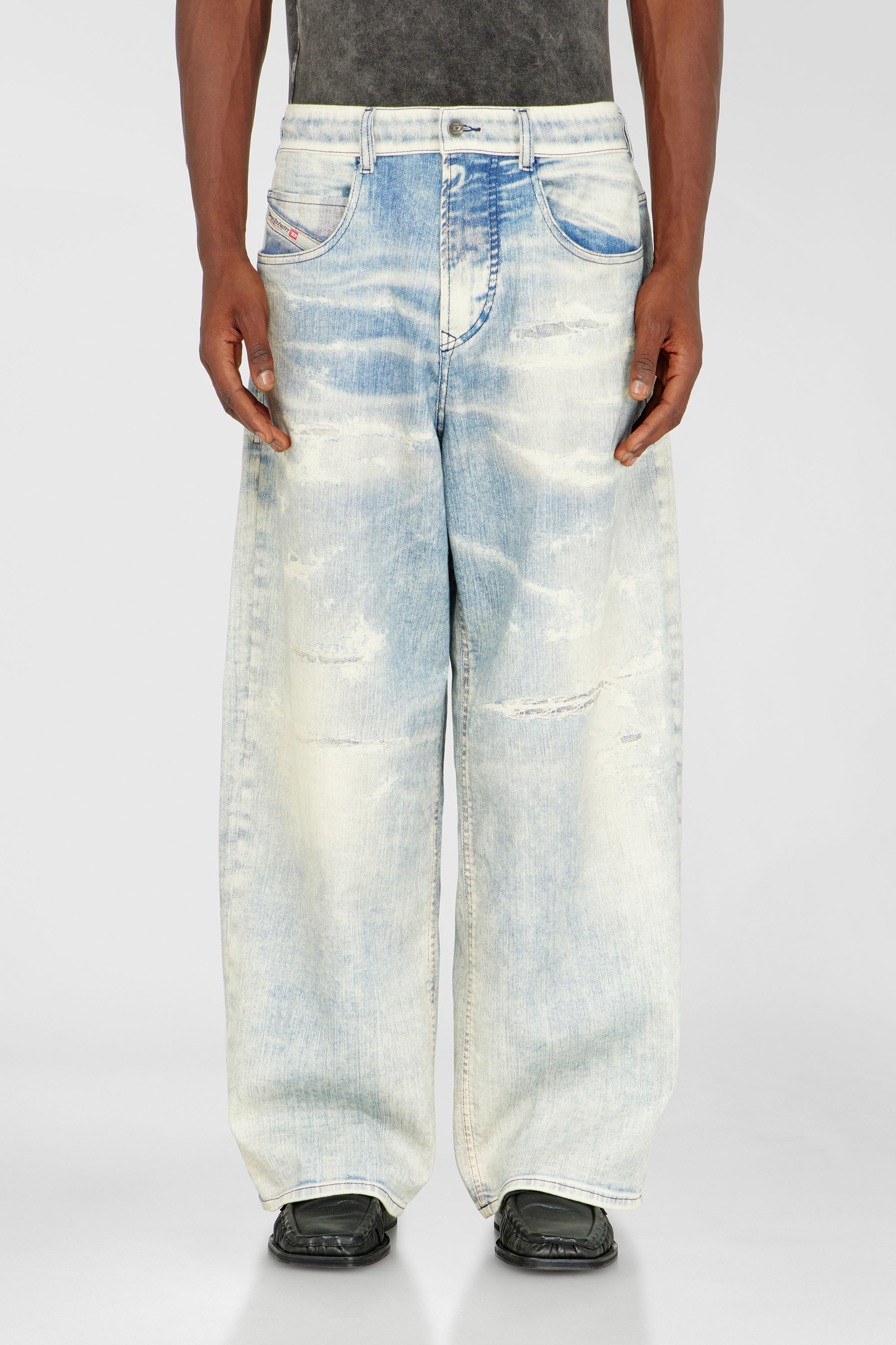 Diesel - Unisex's Relaxed 2097 D-Enim-M Joggjeans&reg; 068XM, Light Blue - 2