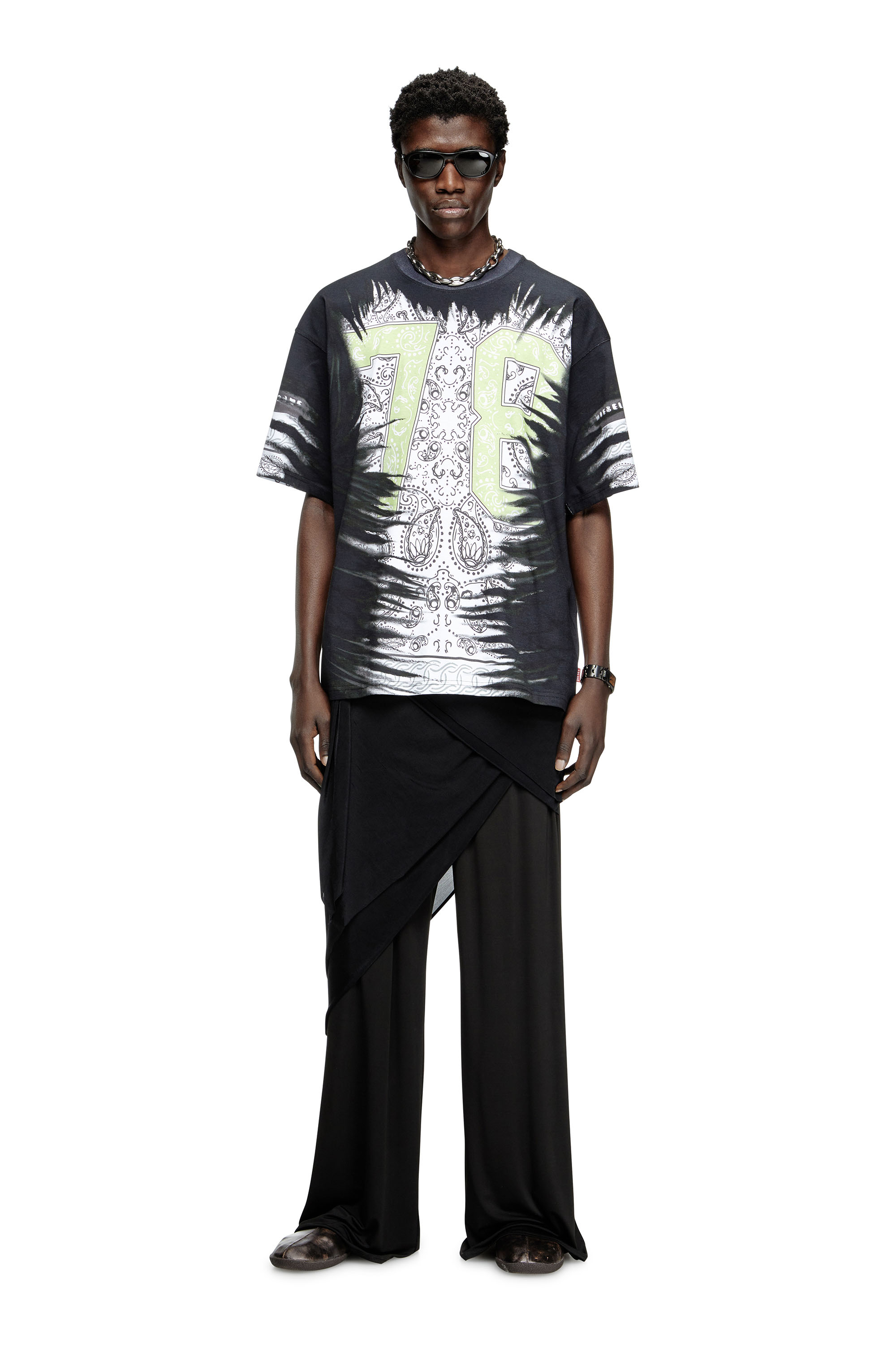 Diesel - T-BOXT-78-R1, T-shirt avec imprim&eacute; bandana 78 Homme in Noir - 1