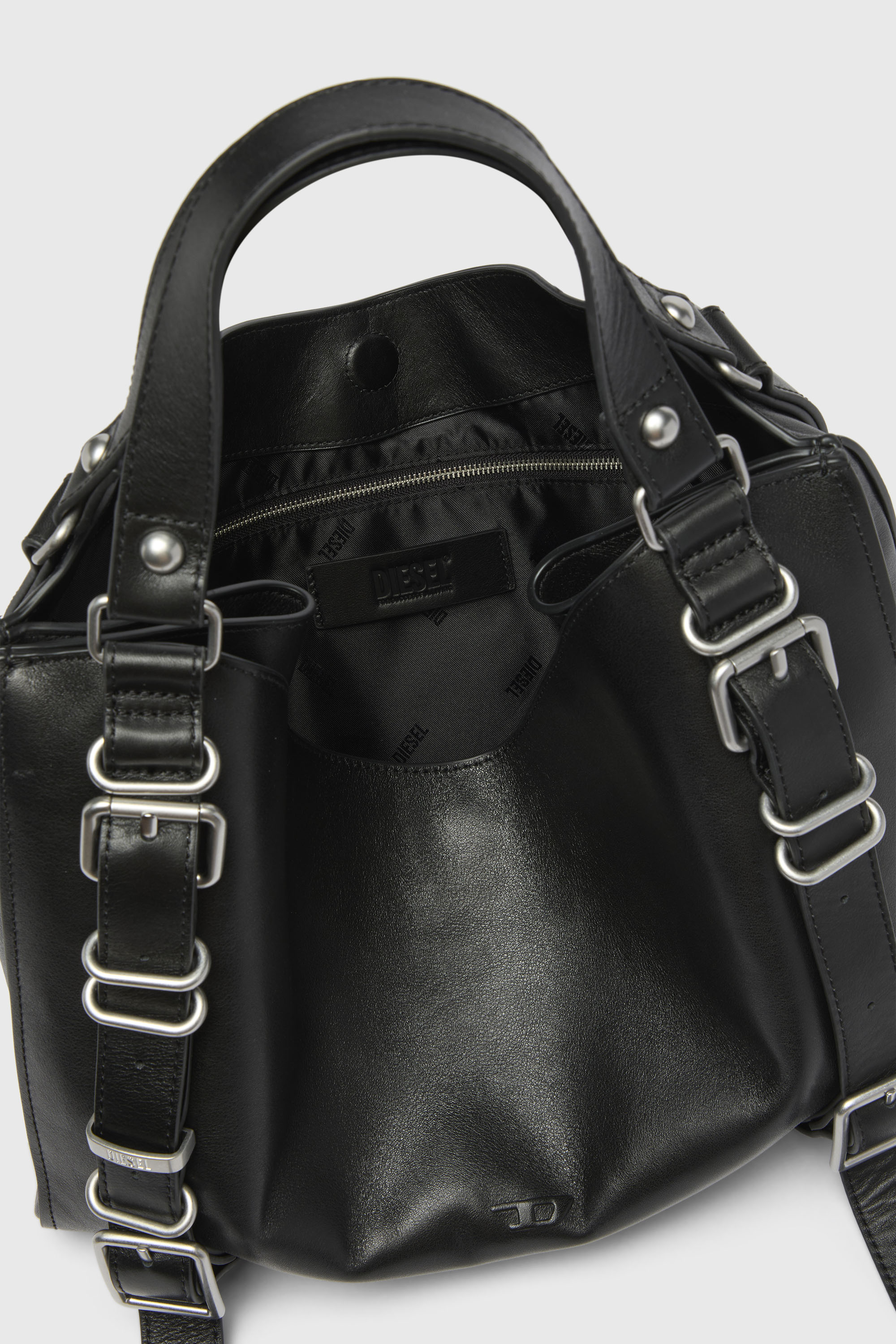 Diesel - D-ONE TOPHANDLE M, D-One-Bolso medium con asa superior de piel tratada Unisex in Negro - 4