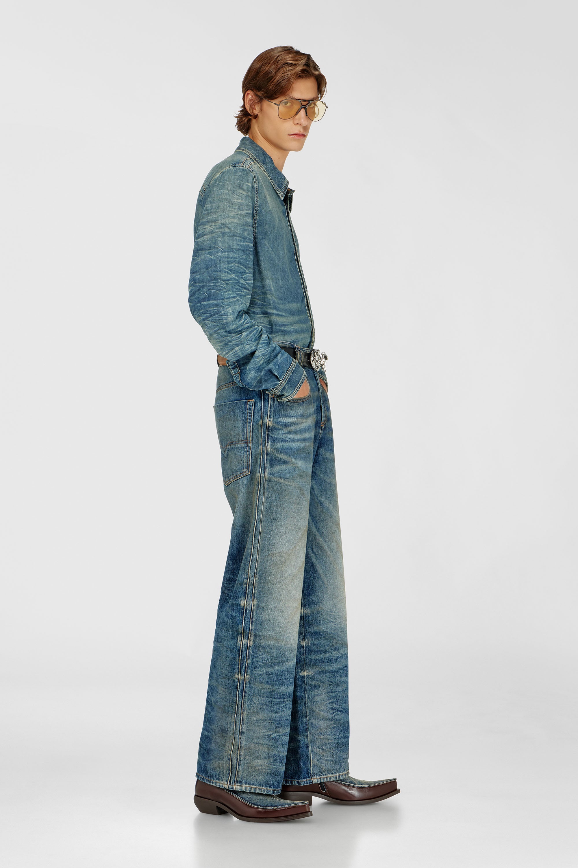 Diesel - Relaxed Jeans 1982 D-Hakou 007GC Unisex, Azul medio - 2