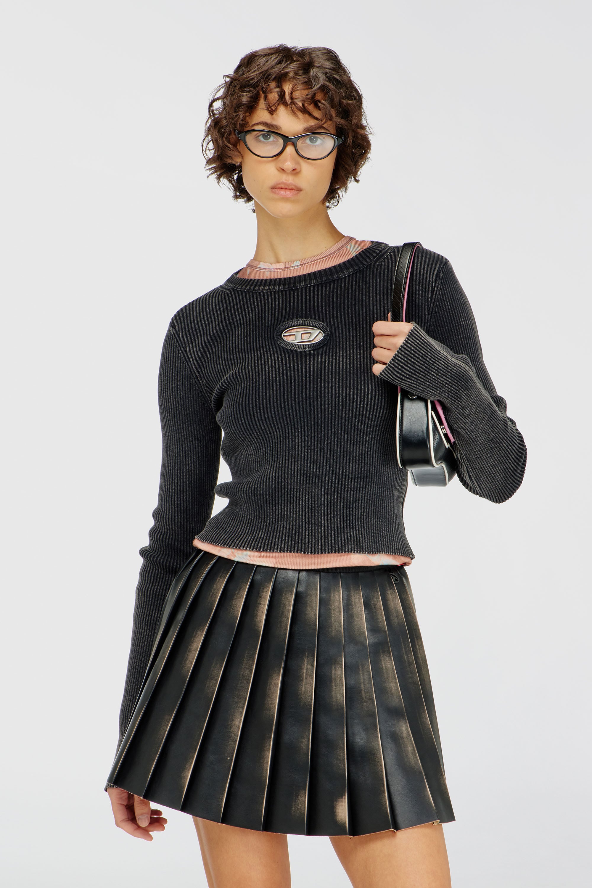 Diesel - M-ANCHOR-A, Jersey corto con logotipo recortado Mujer in Negro - 3