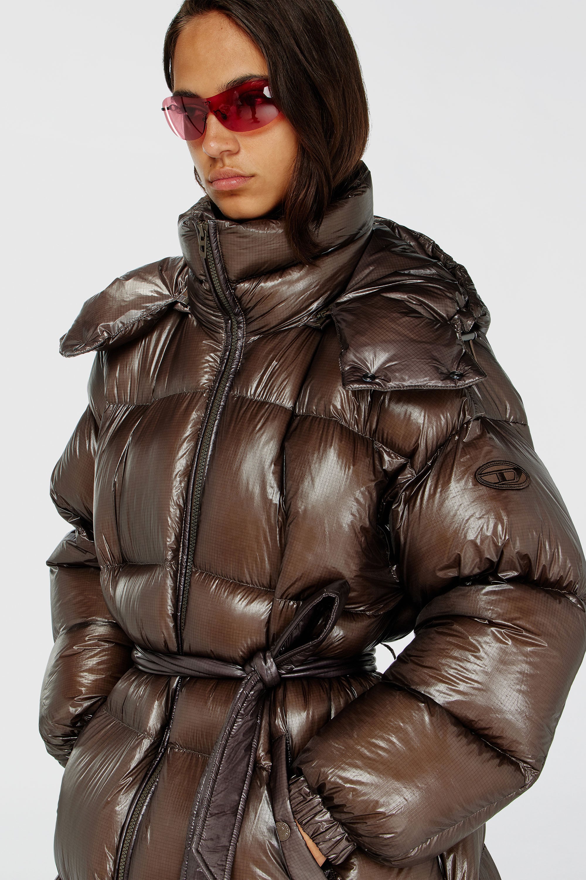 Diesel - W-ISHER, Abrigo acolchado tipo puffer en ripstop ultraligero Mujer in Marr&oacute;n - 4