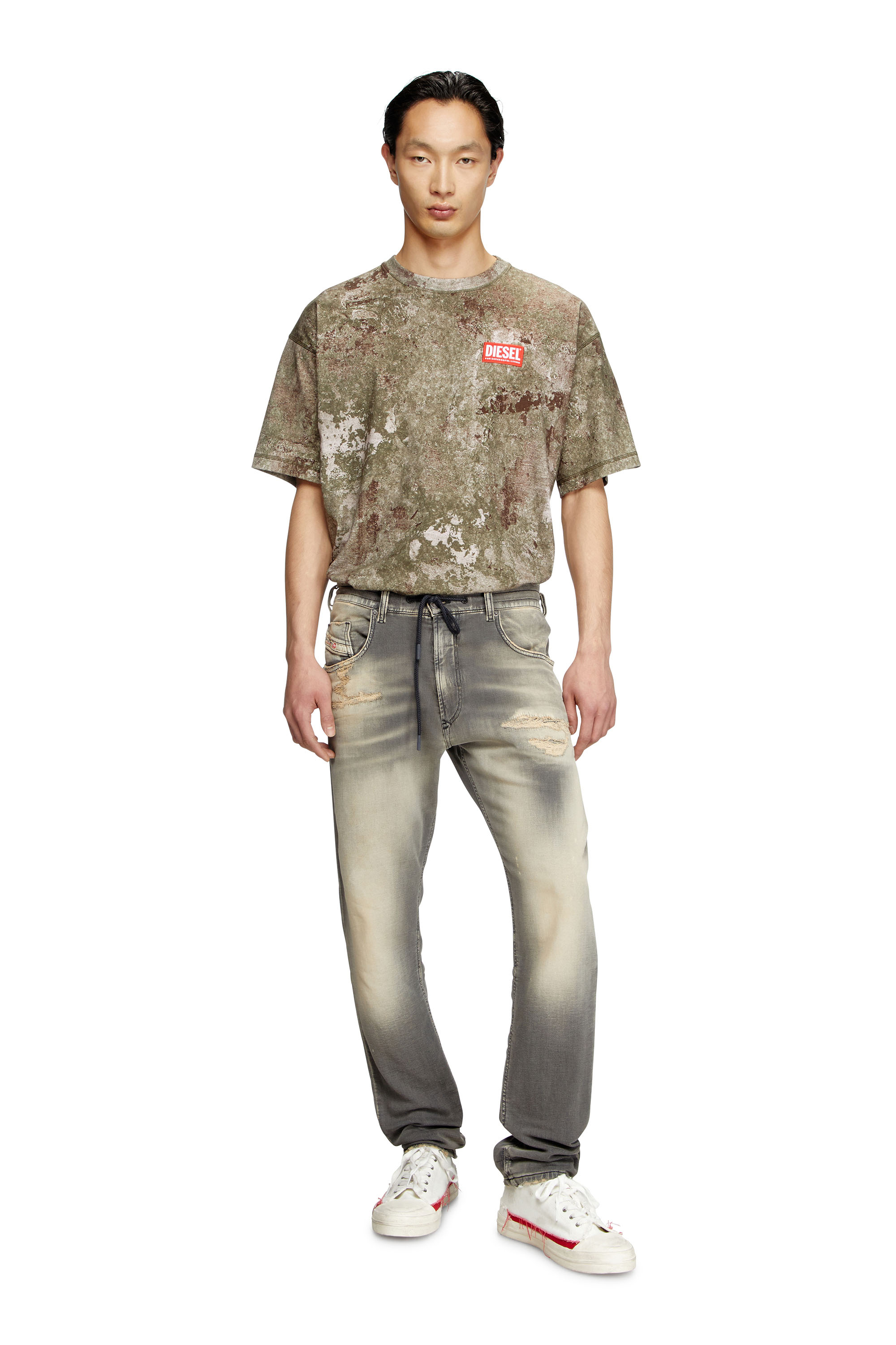Diesel - Regular 2032 D-Krooley Joggjeans® 068PF Homme, Gris Clair - Image 2