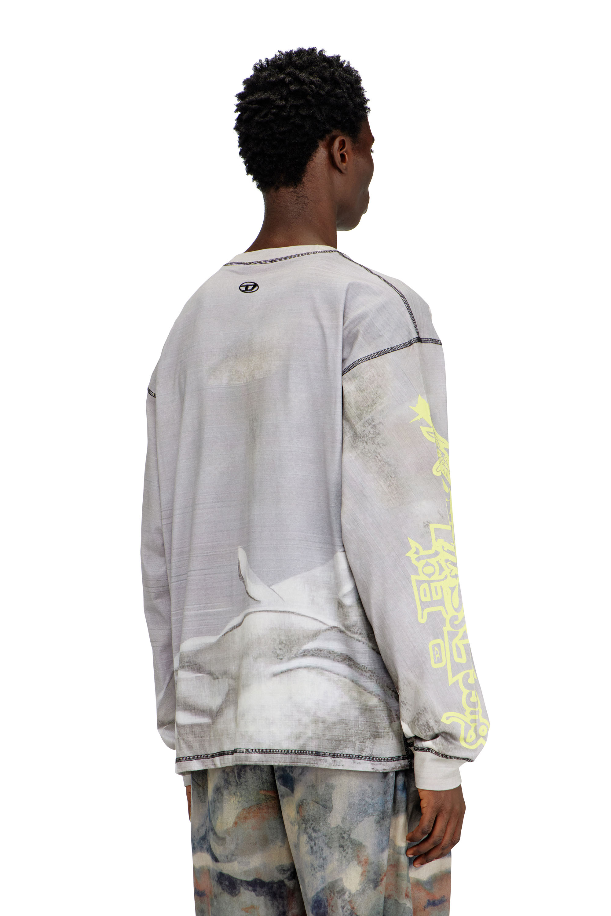 Diesel - T-BOXT-LS-V3, Camiseta de manga larga con estampado integral y parches Hombre in Gris - 4