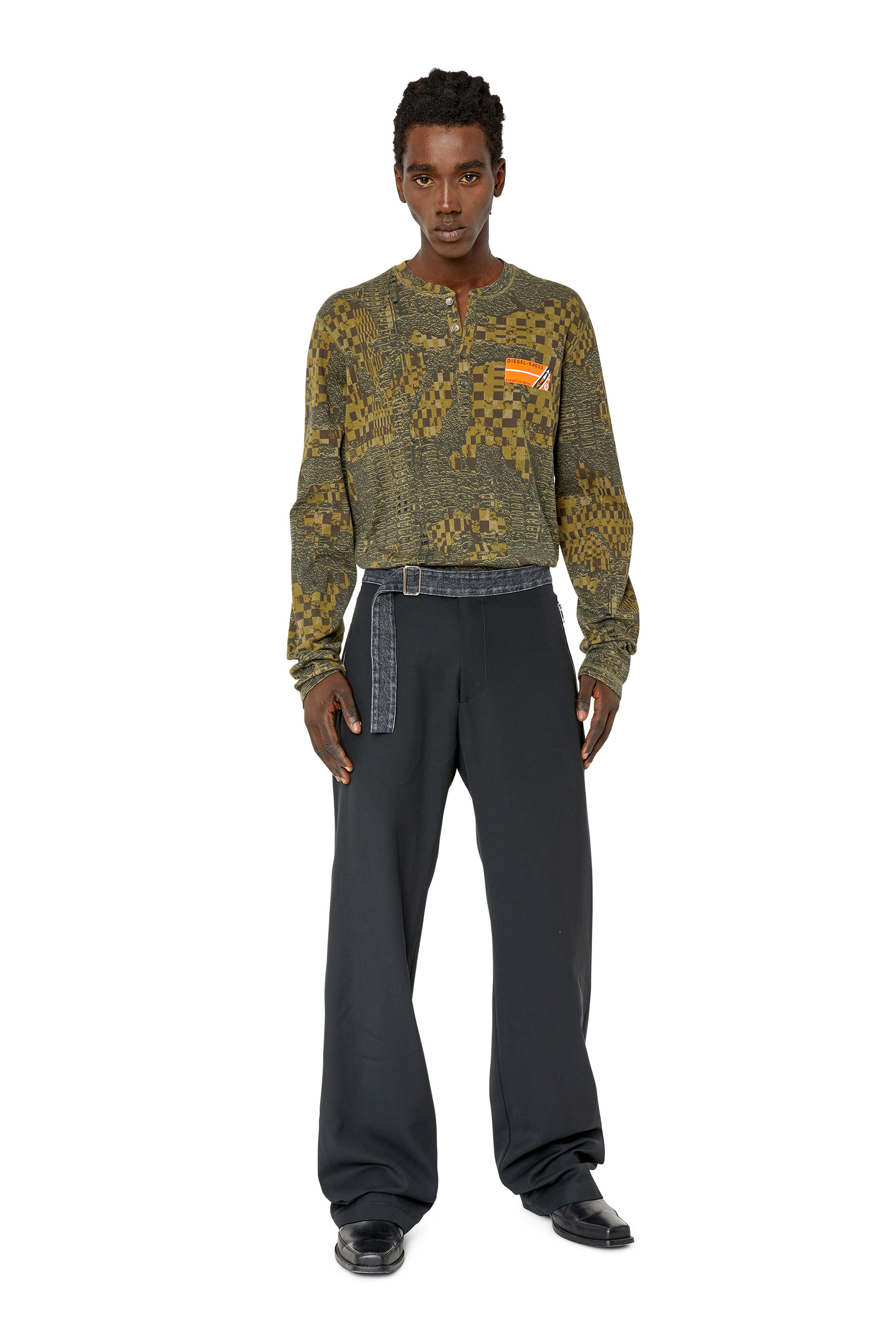 Diesel - T-JUSER-G1, Top abotonado con estampado de camuflaje Hombre in Verde - 1