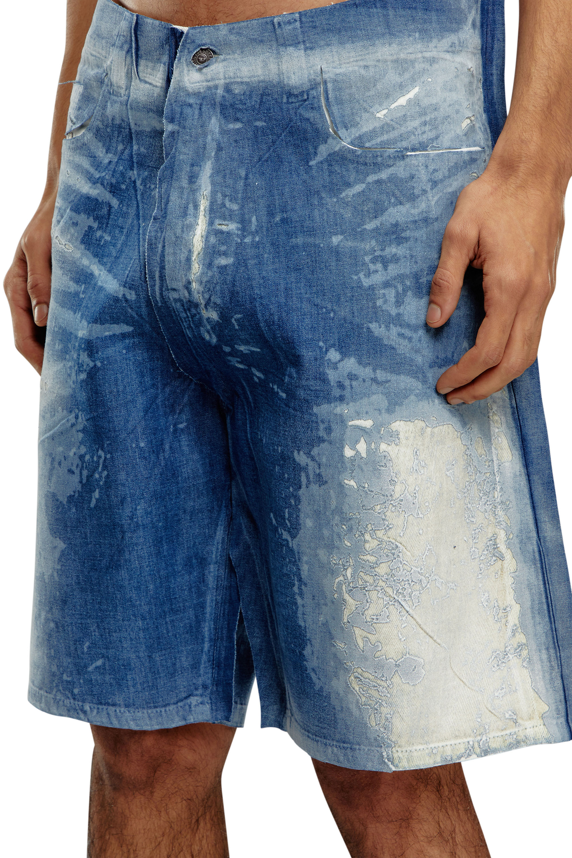 Diesel - D-SHORTY-FSE, Short en denim effet peel-off d&eacute;vor&eacute; Homme in Bleu - 4