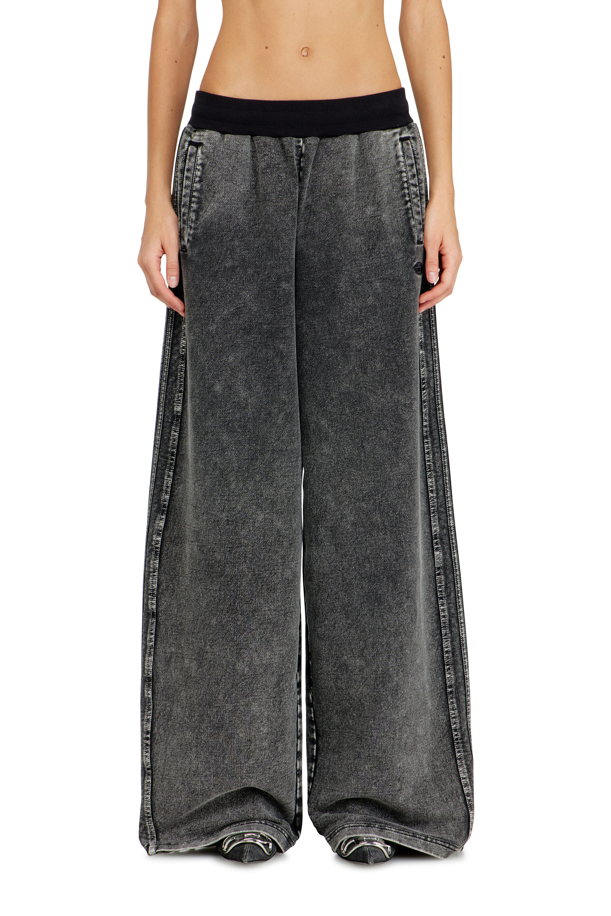 Diesel - P-ZENIA-S1, Pantalon large en coton lav&eacute; avec bandes lat&eacute;rales Femme in Gris - 2
