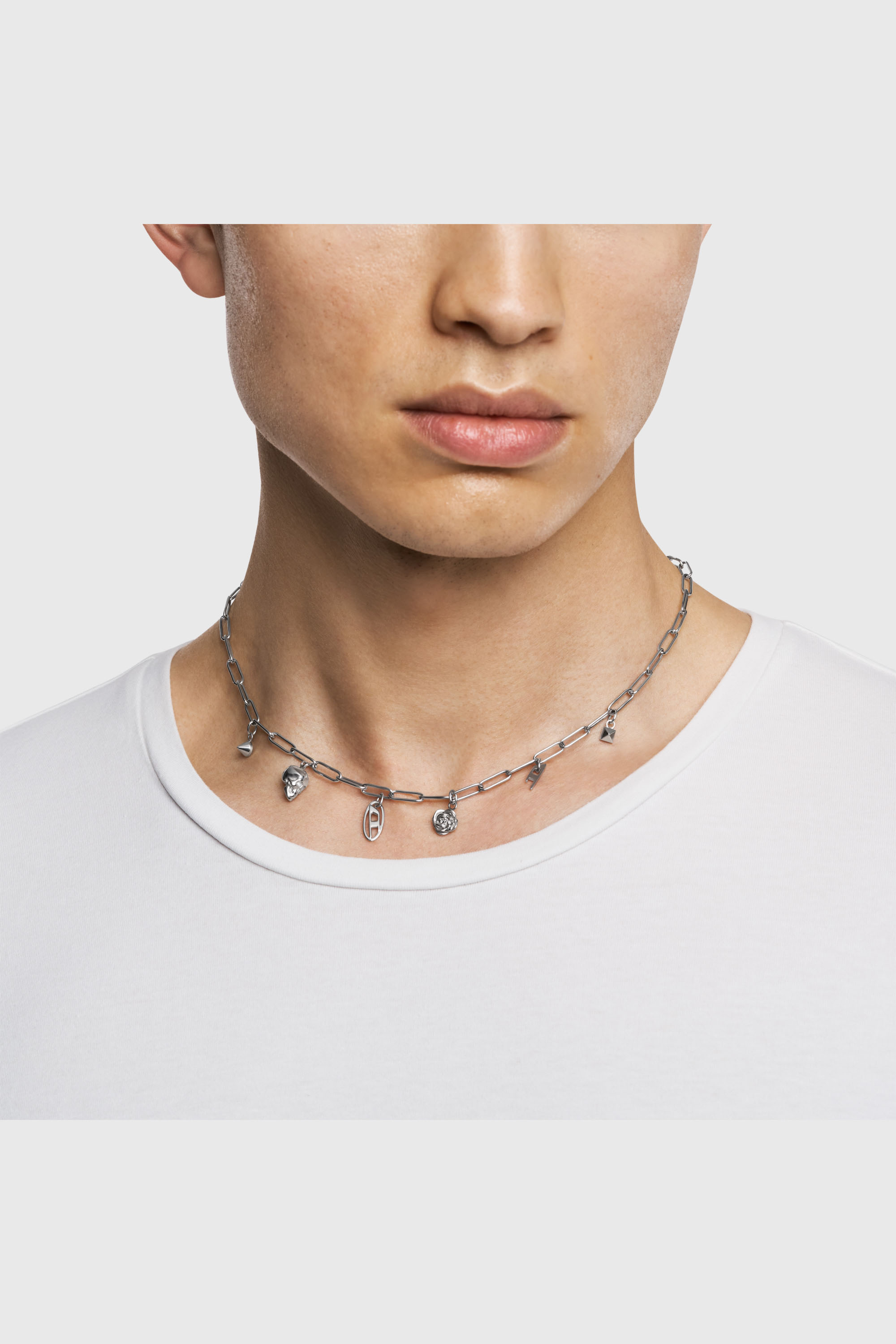 DIESEL ネックレス シルバーカラー ロゴチャーム Women's Stainless Steel Charm Necklace | Silver | Diesel {{Country}}