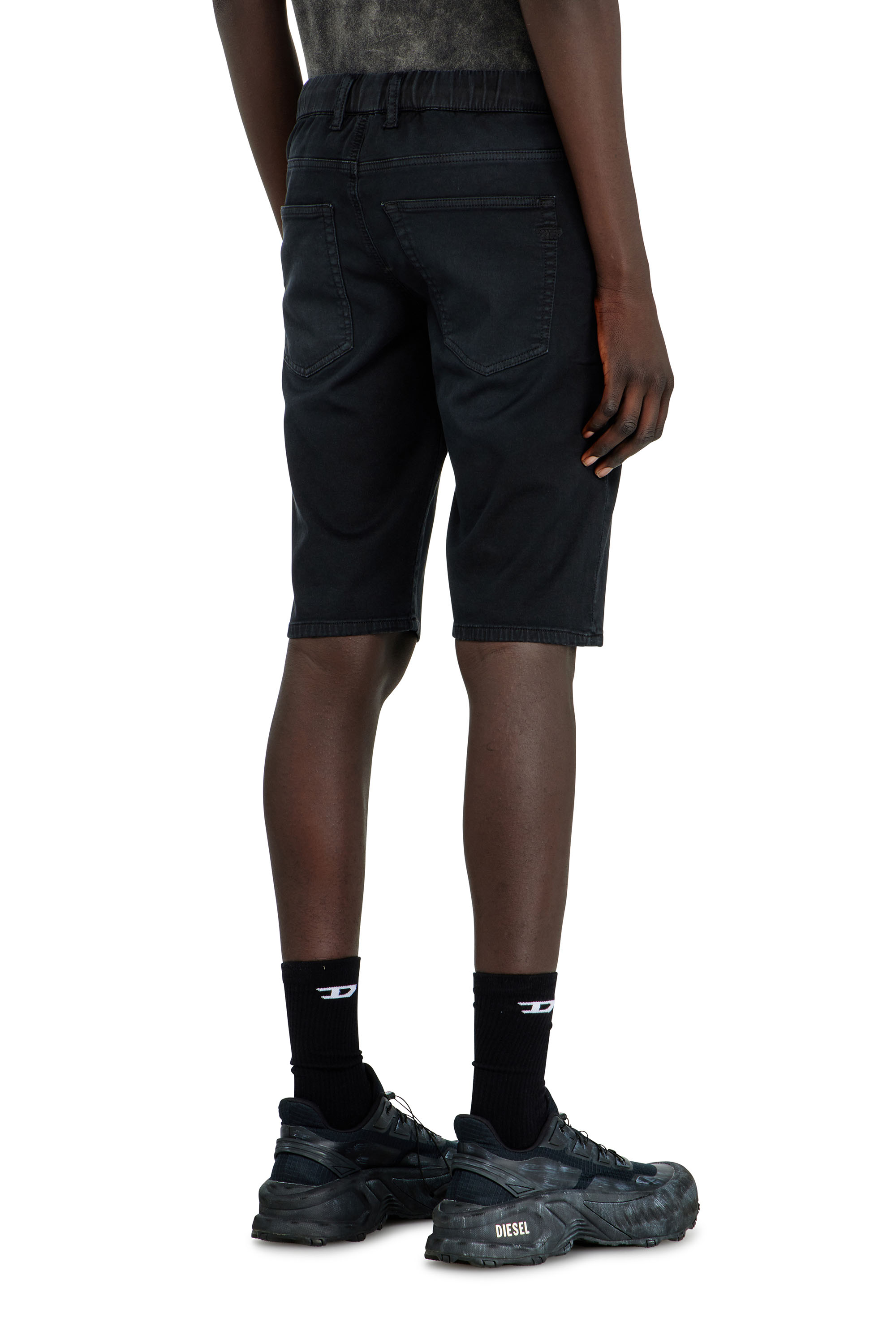 Diesel - 2033 D-KROOLEY-SHORT-BW JOGG, Short slim en denim color&eacute; Homme in Noir - 3