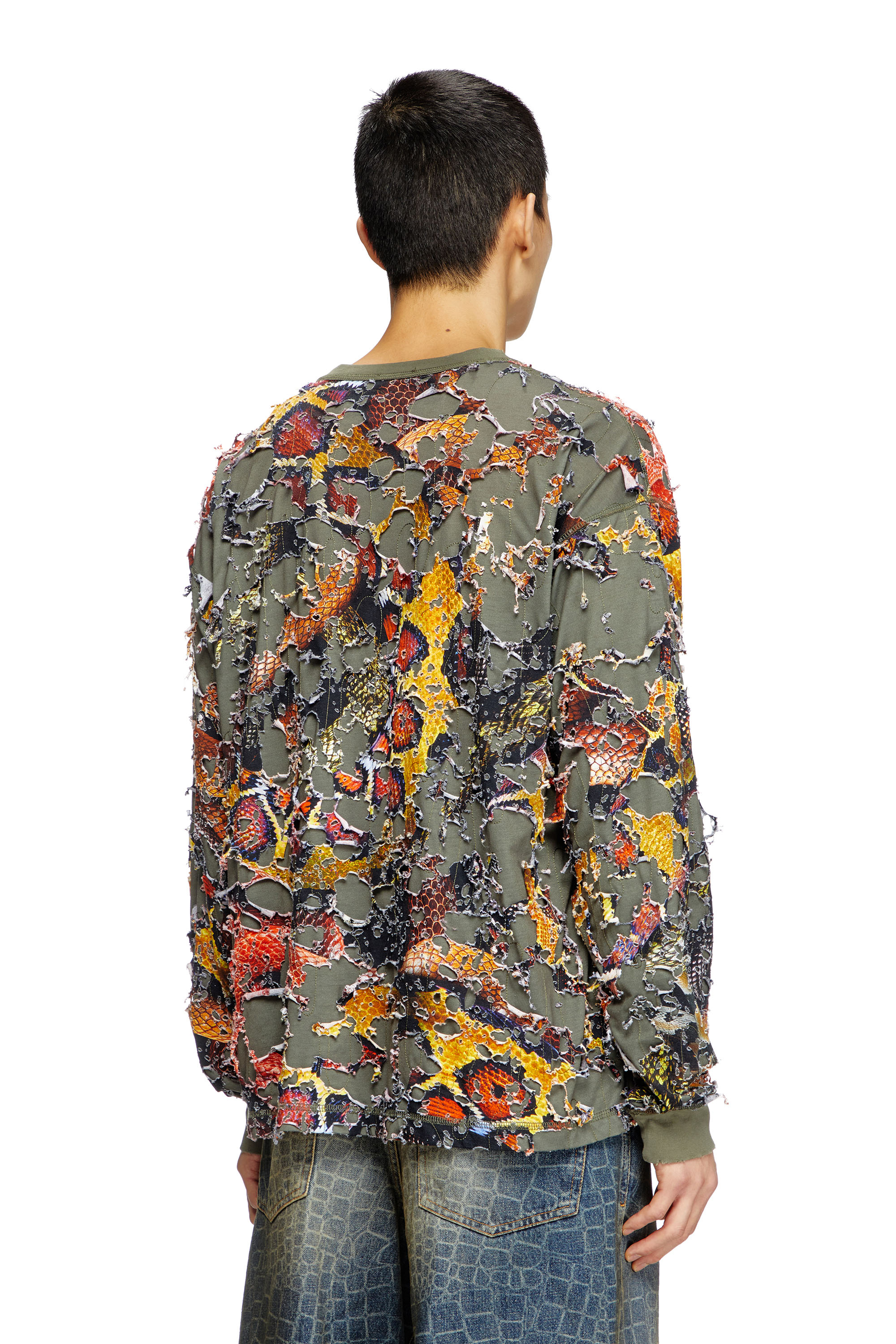 Diesel - CL-T-BOXT-LS-DEVOR-SNAKE, T-shirt à manches longues avec imprimé serpent effet destroy Mixte in Vert - 2