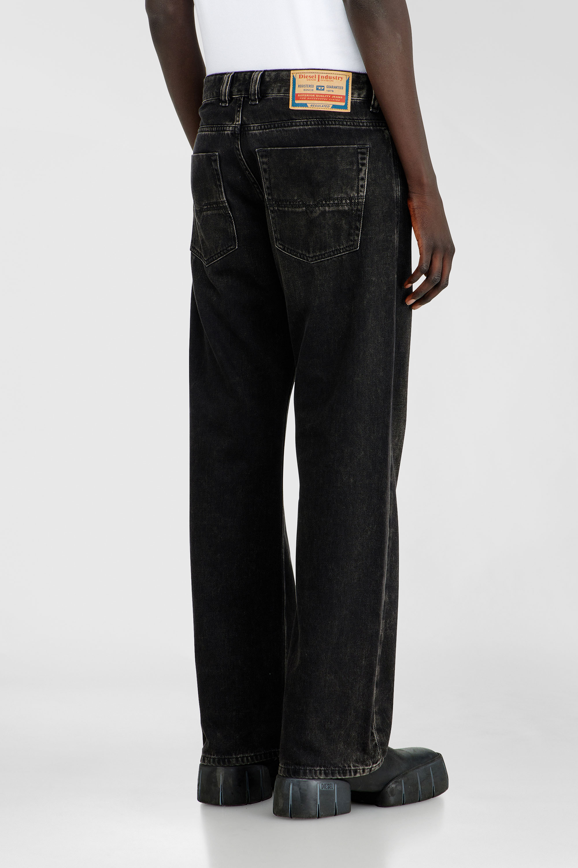 Men's Relaxed Jeans | Regular Waist 1980 D-EeperBlack/Dark grey