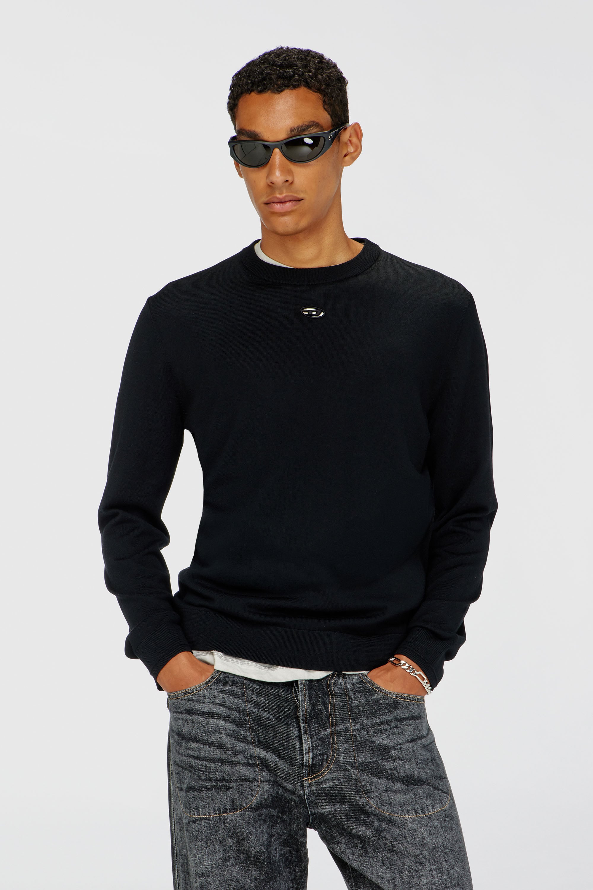 Diesel - K-VALIAM, Jersey de lana con logotipo recortado Hombre in Negro - 1
