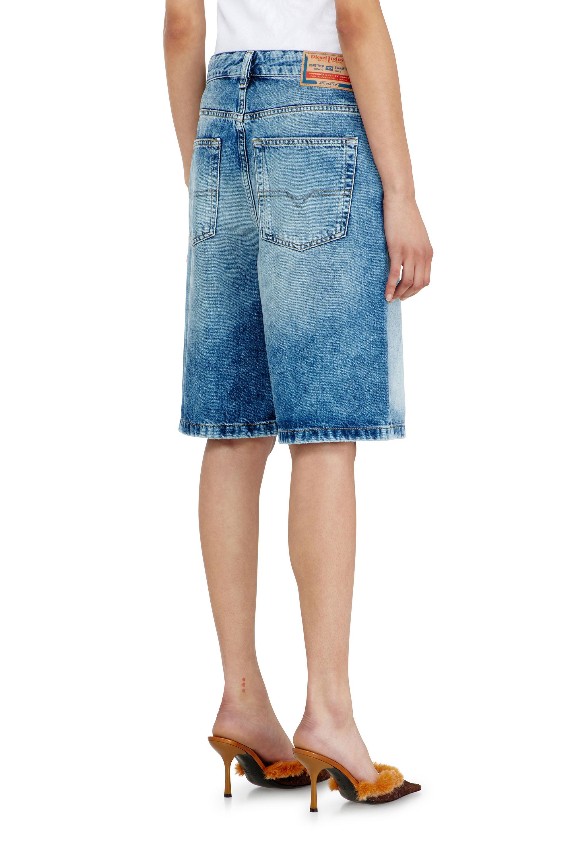 Diesel - DE-SIRE-SHORT, Woman's Relaxed shorts in fluid denim with abrasions in null - 3
