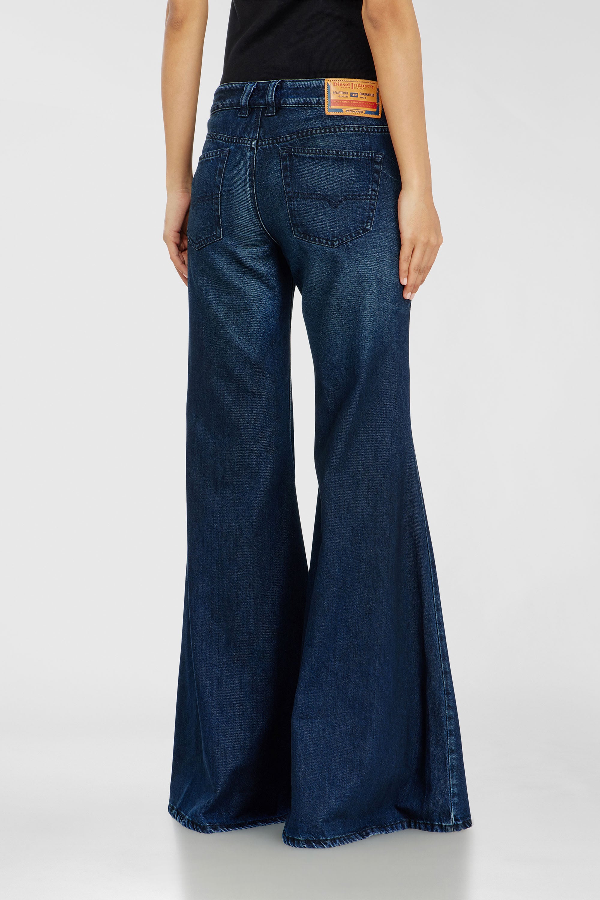 Diesel - Flare Jeans 1970 D-Bleess 09N21 Mujer, Azul Oscuro - 5