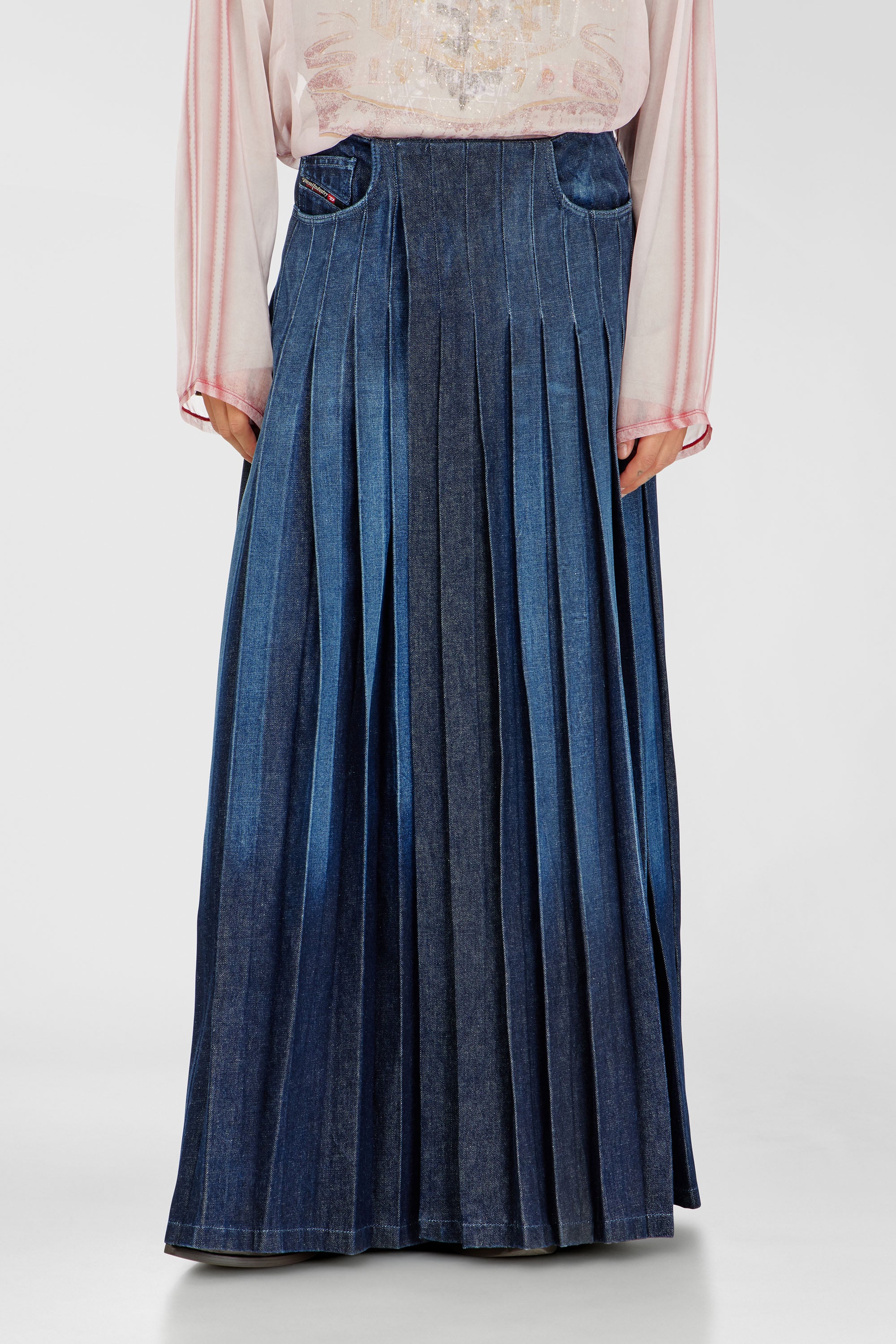 Diesel - D-QUILTY-FSJ1, Falda larga cruzada de denim plisado Unisex in Azul marino - 1