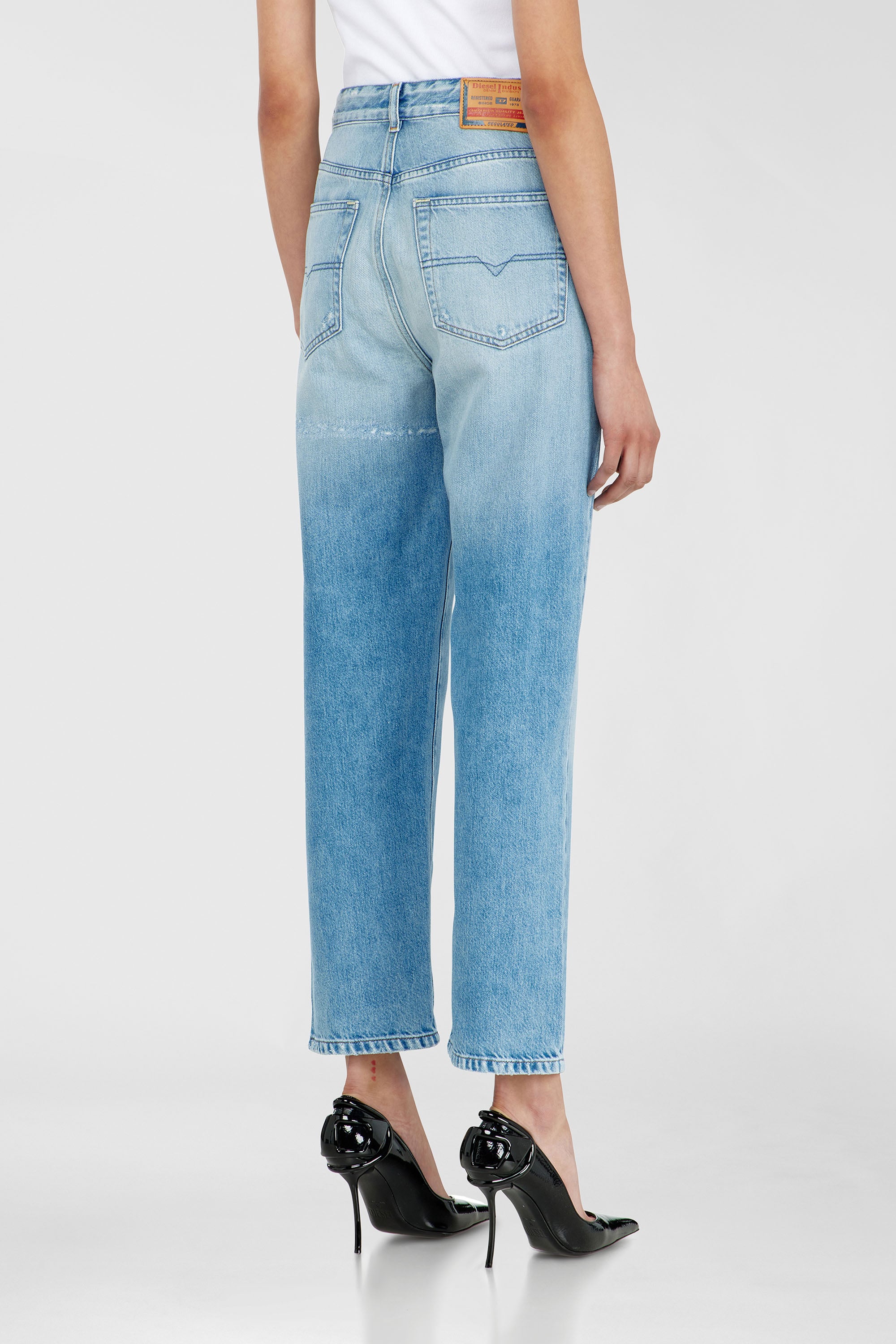 Diesel - Regular Jeans 1981 D-Went 09P49 Femme, Bleu Clair - Image 5
