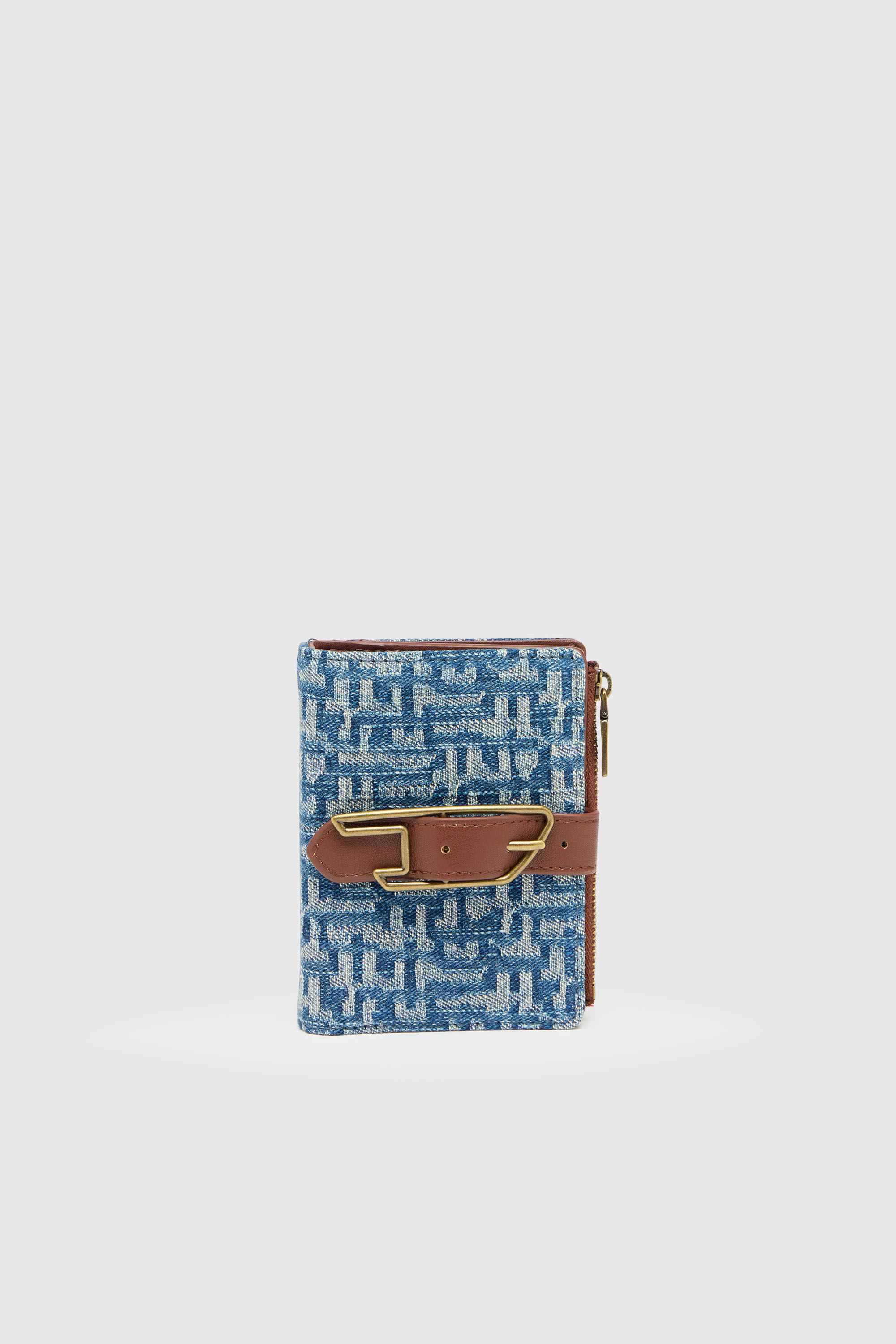 Diesel - D-LINE BI FOLD ZIP II, Cartera plegable en monogram denim con detalle de cintur&oacute;n Mujer in Azul marino - 1
