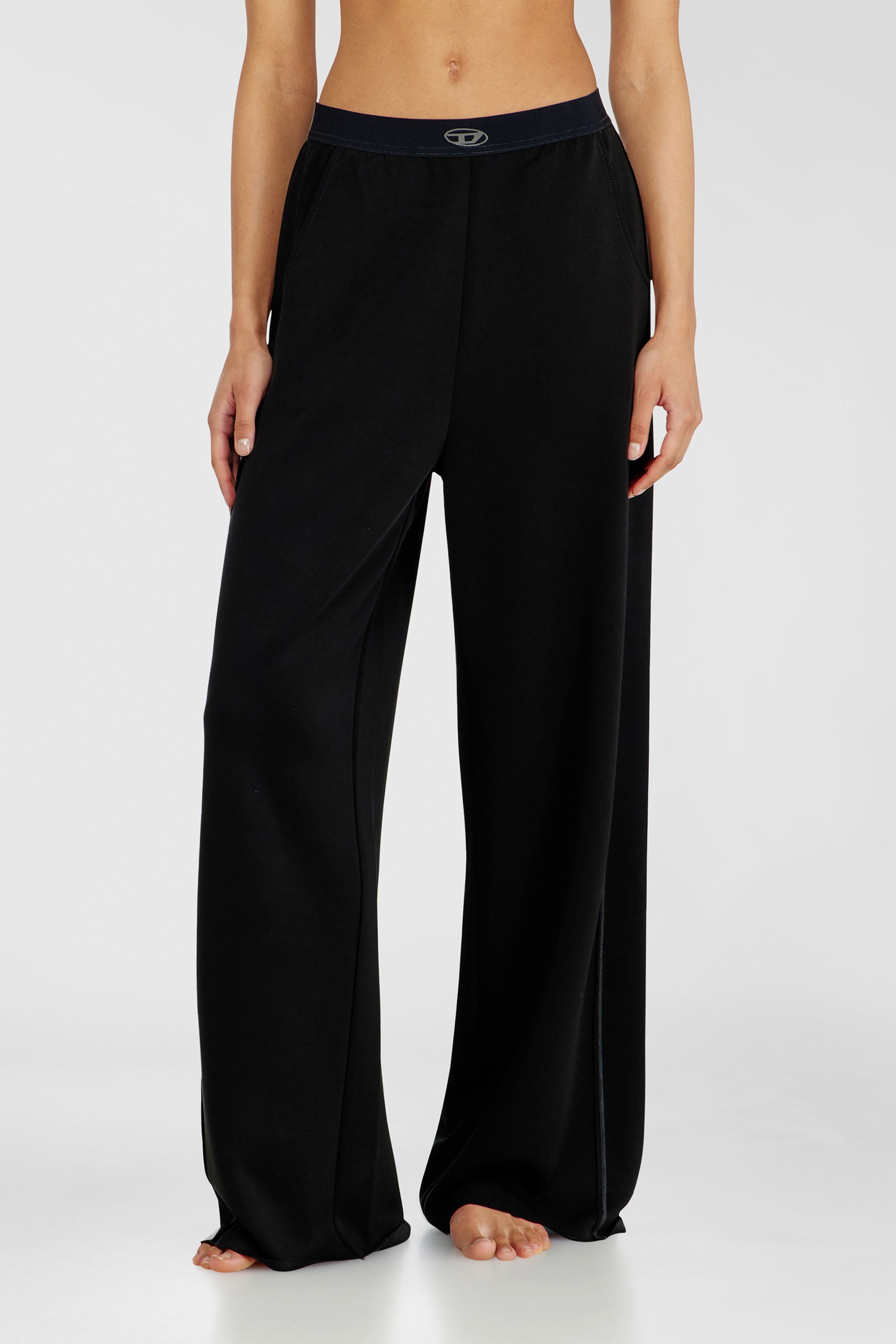 Diesel - ALYSA-UTLT, Pantal&oacute;n jogger en scuba el&aacute;stico ligero Mujer in Negro - 1