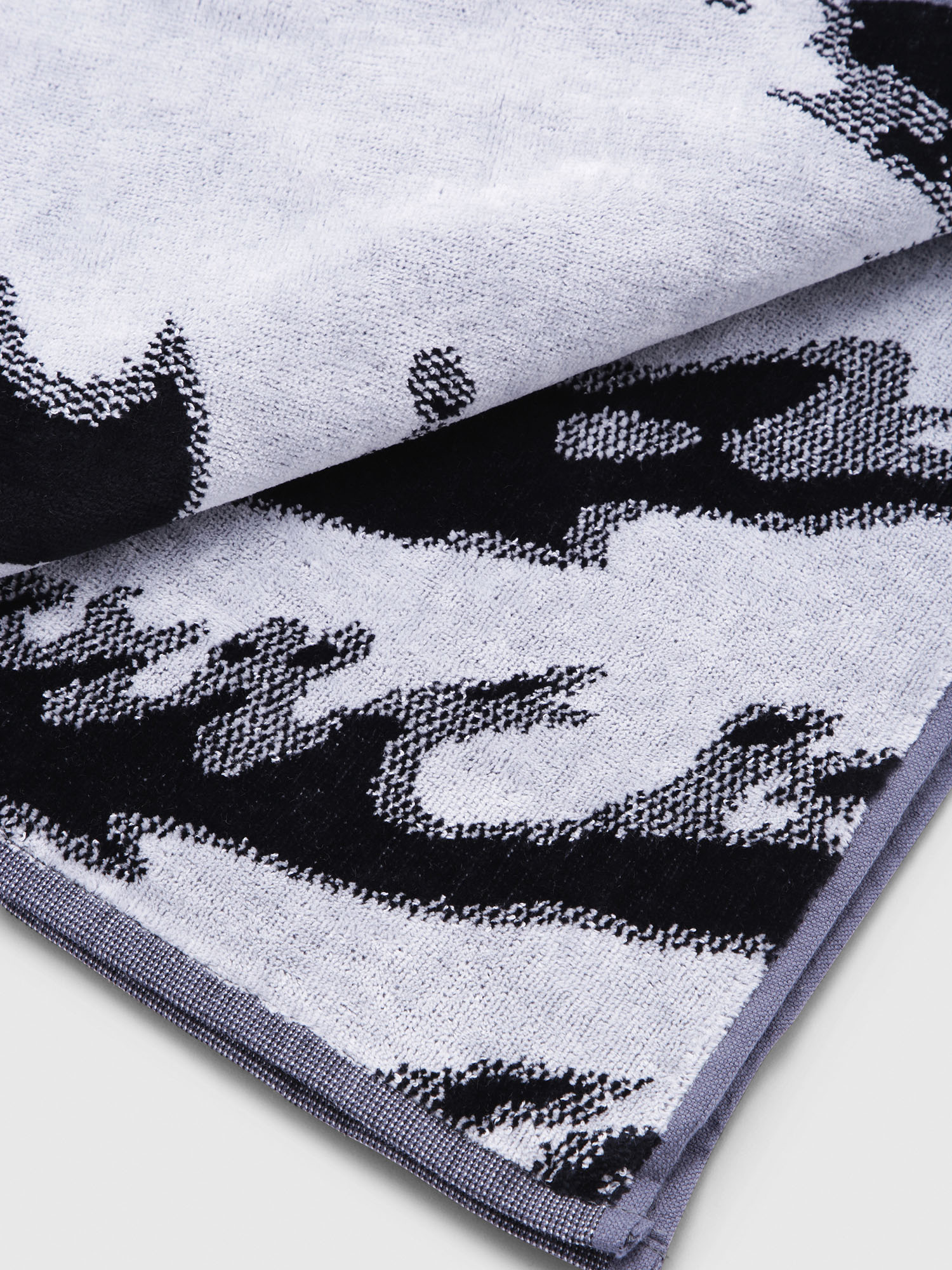 Diesel - 80536 FLORA SHADOW, Unisex's Cotton gym towel with logo in Black/Grey - 4