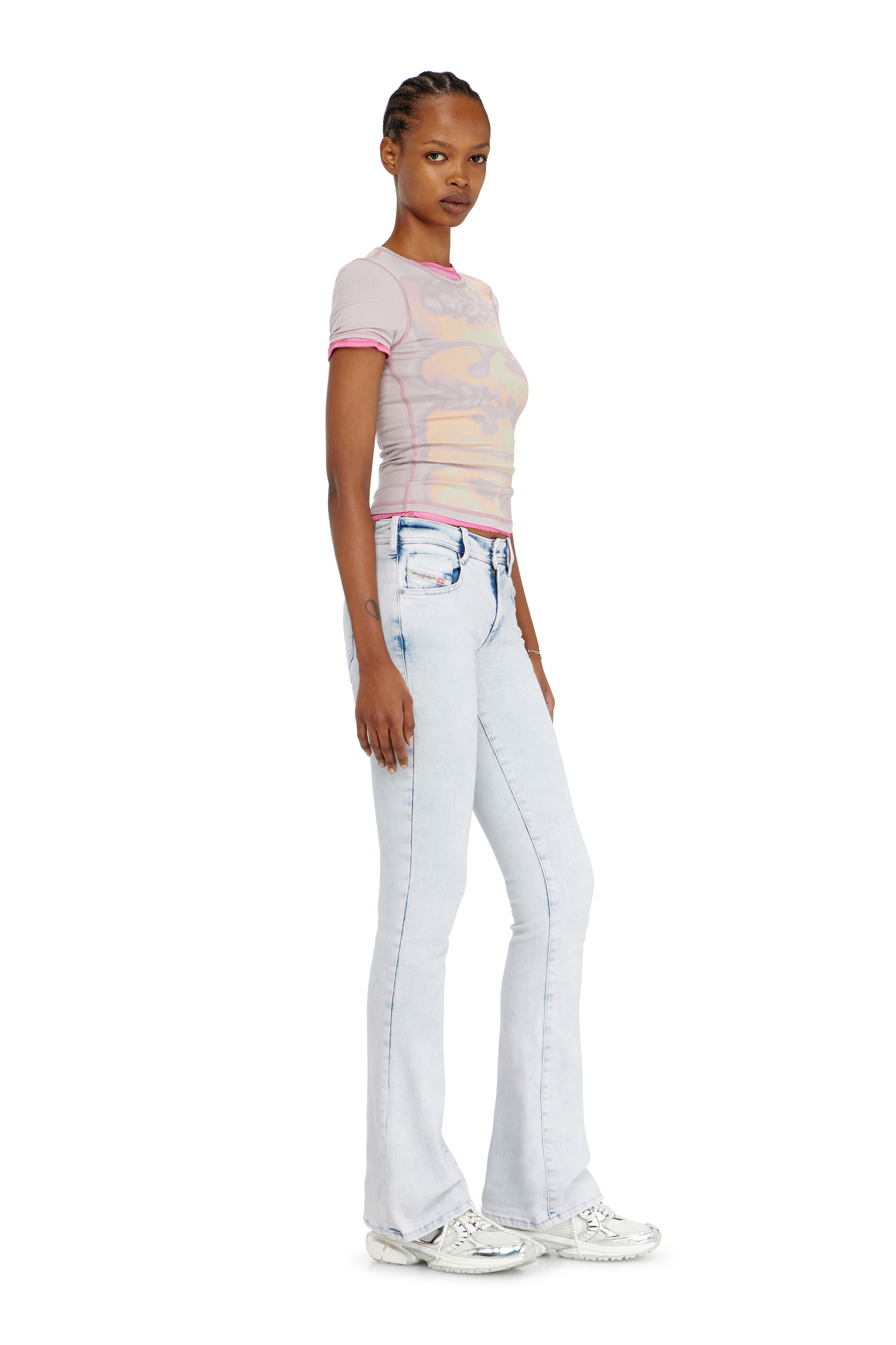 Diesel - Bootcut Jeans 1969 D-Ebbey 0HDBH Mujer, Azul Claro - 3