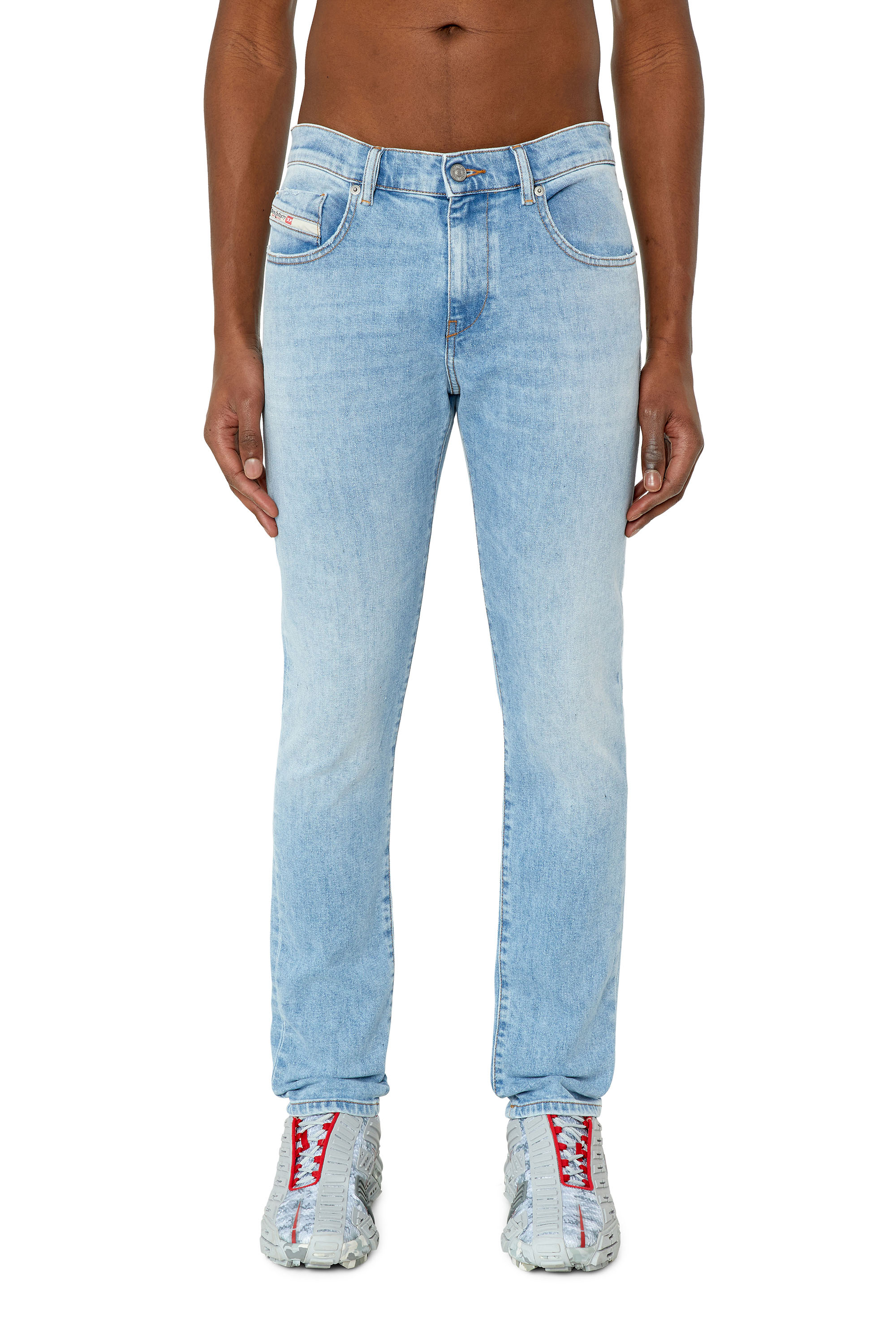 2019 D-STRUKT Man: Essential Slim Light blue Jeans | Diesel ®