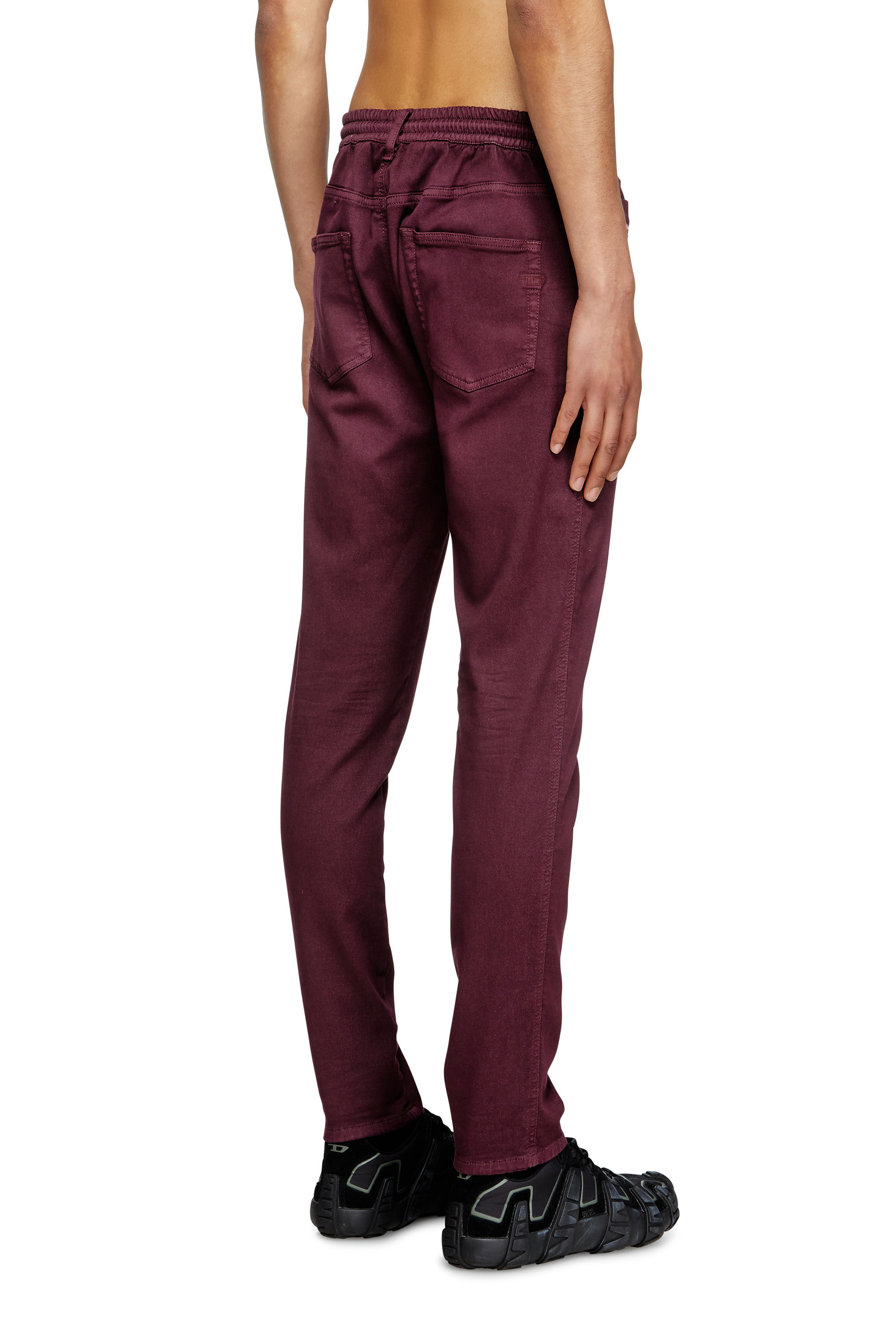 Diesel - Slim 2062 D-Strukt Joggjeans&reg; 0670M Homme, Violet Fonc&eacute; - Image 2
