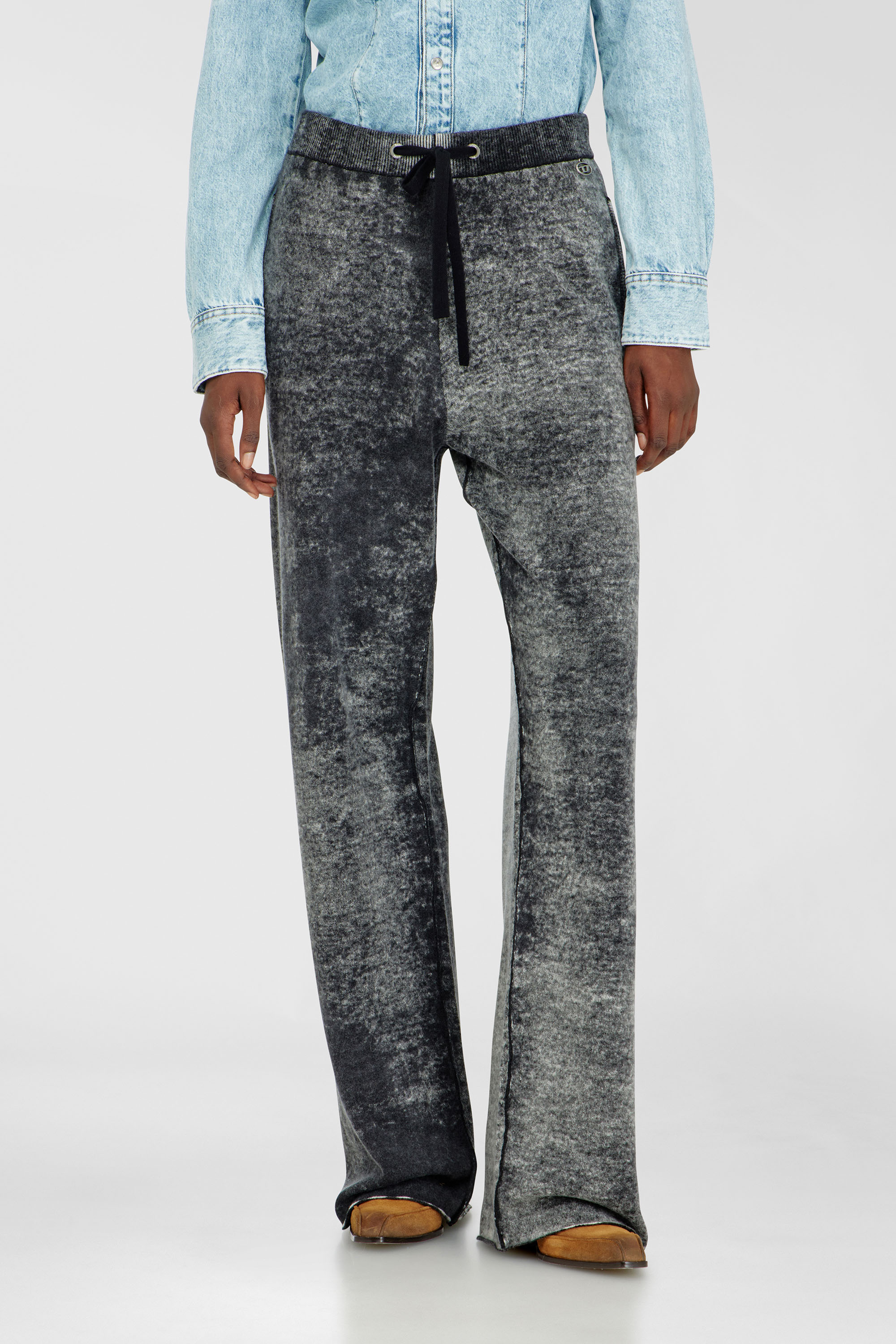 Diesel - M-HONORINE, Pantalones de ch&aacute;ndal de lana tejida con estampado inverso Mujer in Gris - 3