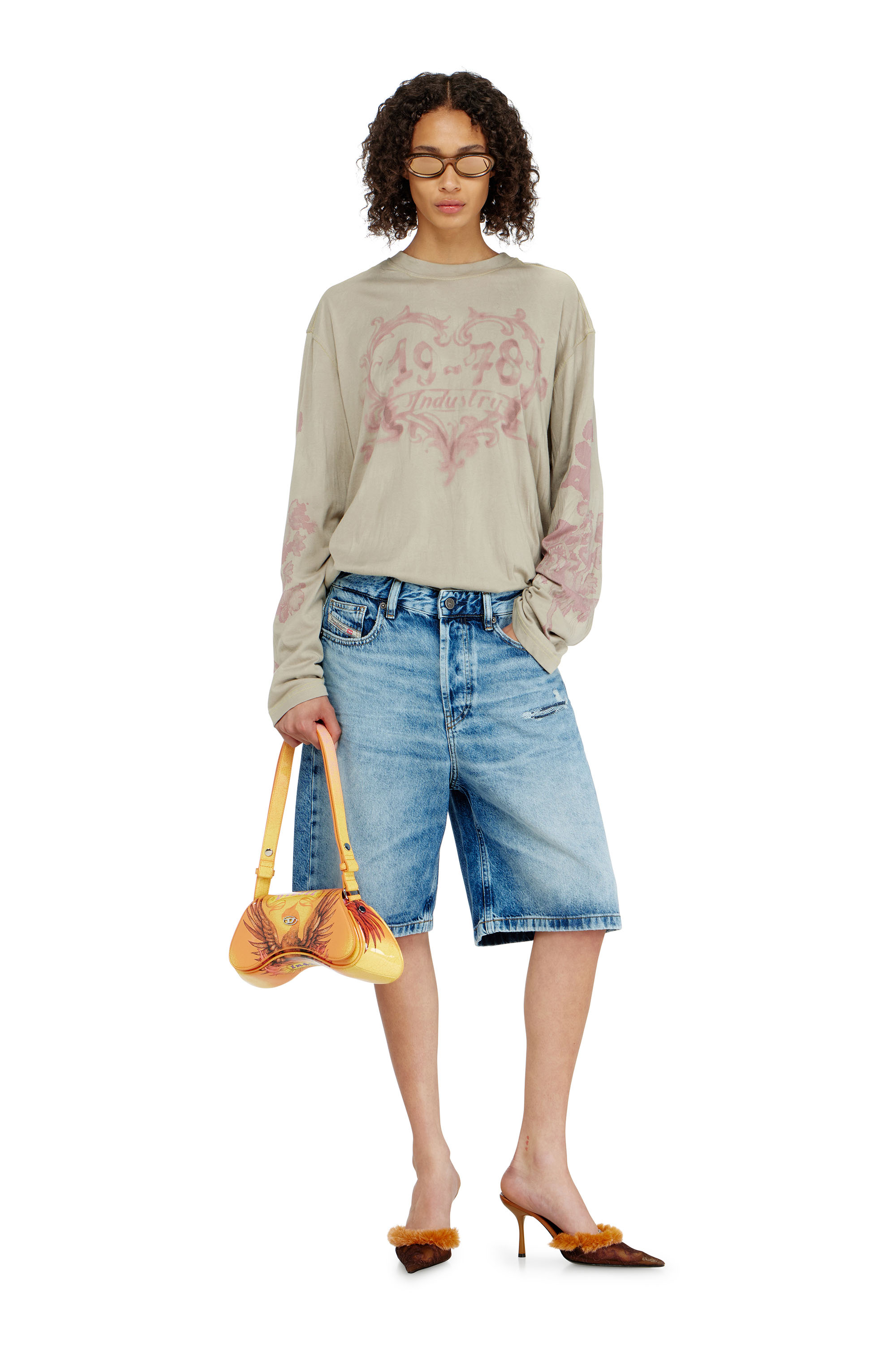 Diesel - DE-SIRE-SHORT, Woman's Relaxed shorts in fluid denim with abrasions in null - 1
