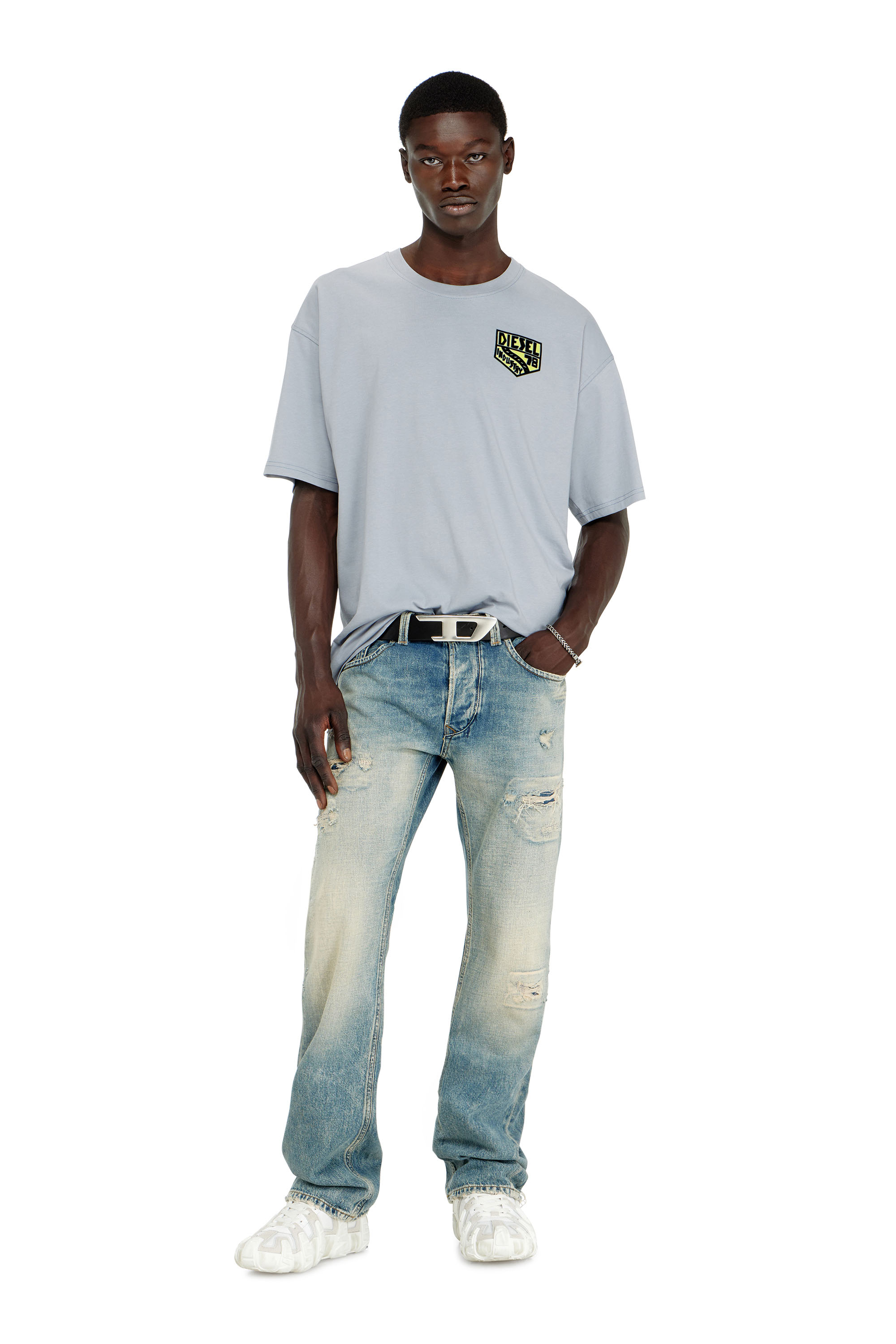 Diesel - T-BOXT-AA15, T-shirt avec imprim&eacute; Diesel Industry sur la poitrine Homme in Gris - 1