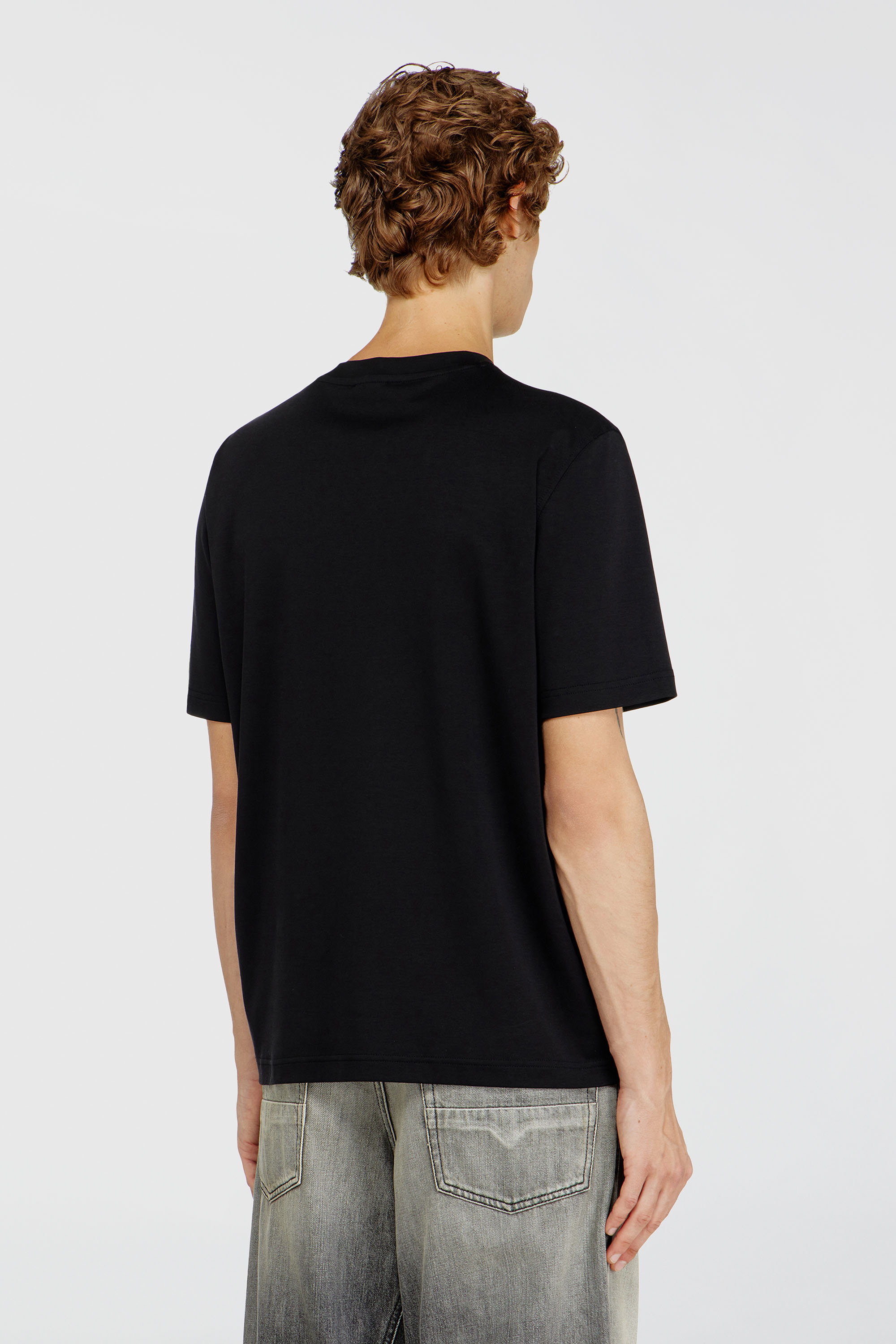 Diesel - T-ADJUST-MET, T-shirt en coton avec petit logo sur la poitrine Homme in Noir - 5