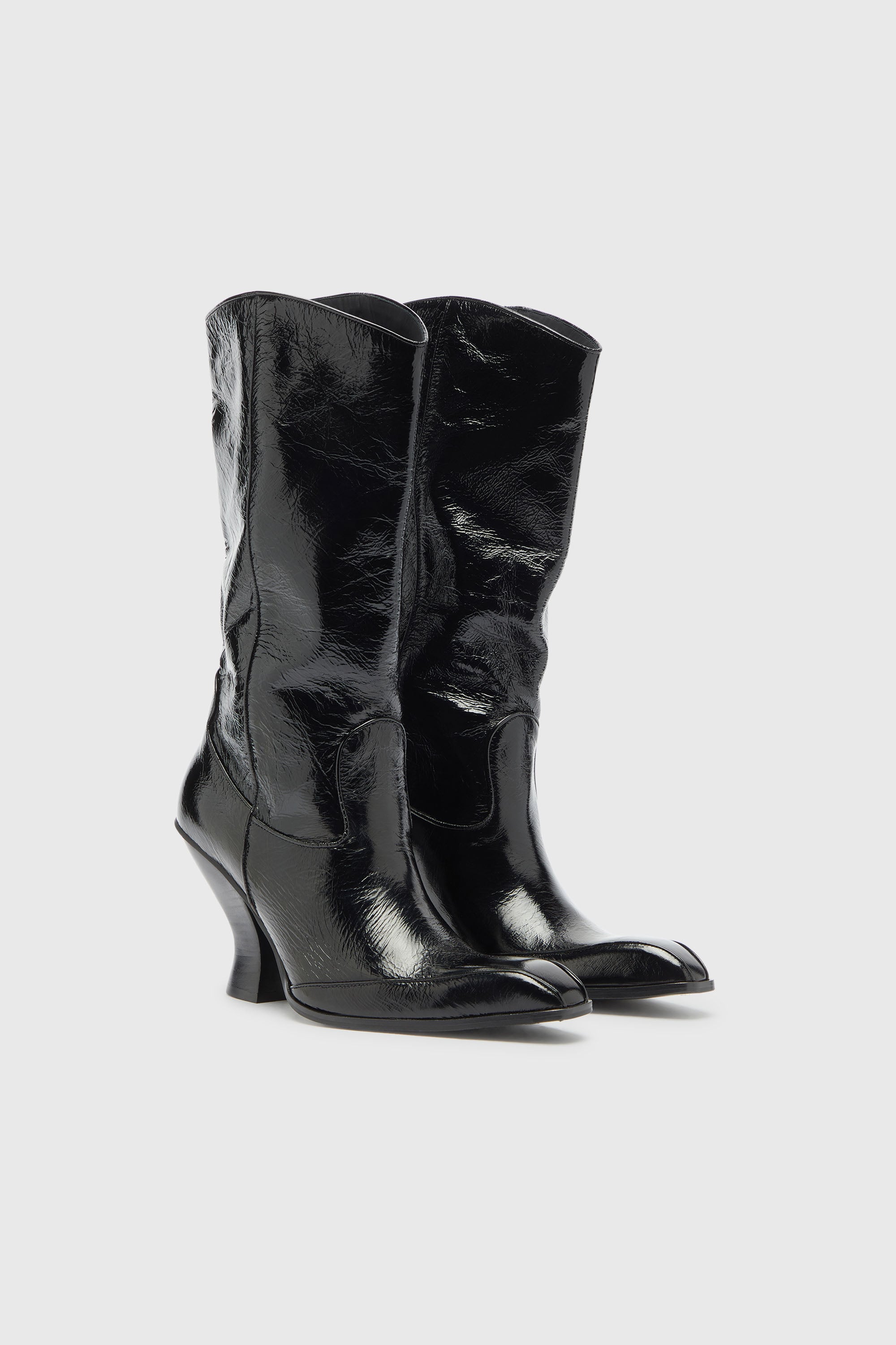 Diesel - D-LUFFY-75-TUBE, D-Luffy - Bottes hauteur genou en cuir verni Femme in Noir - 2
