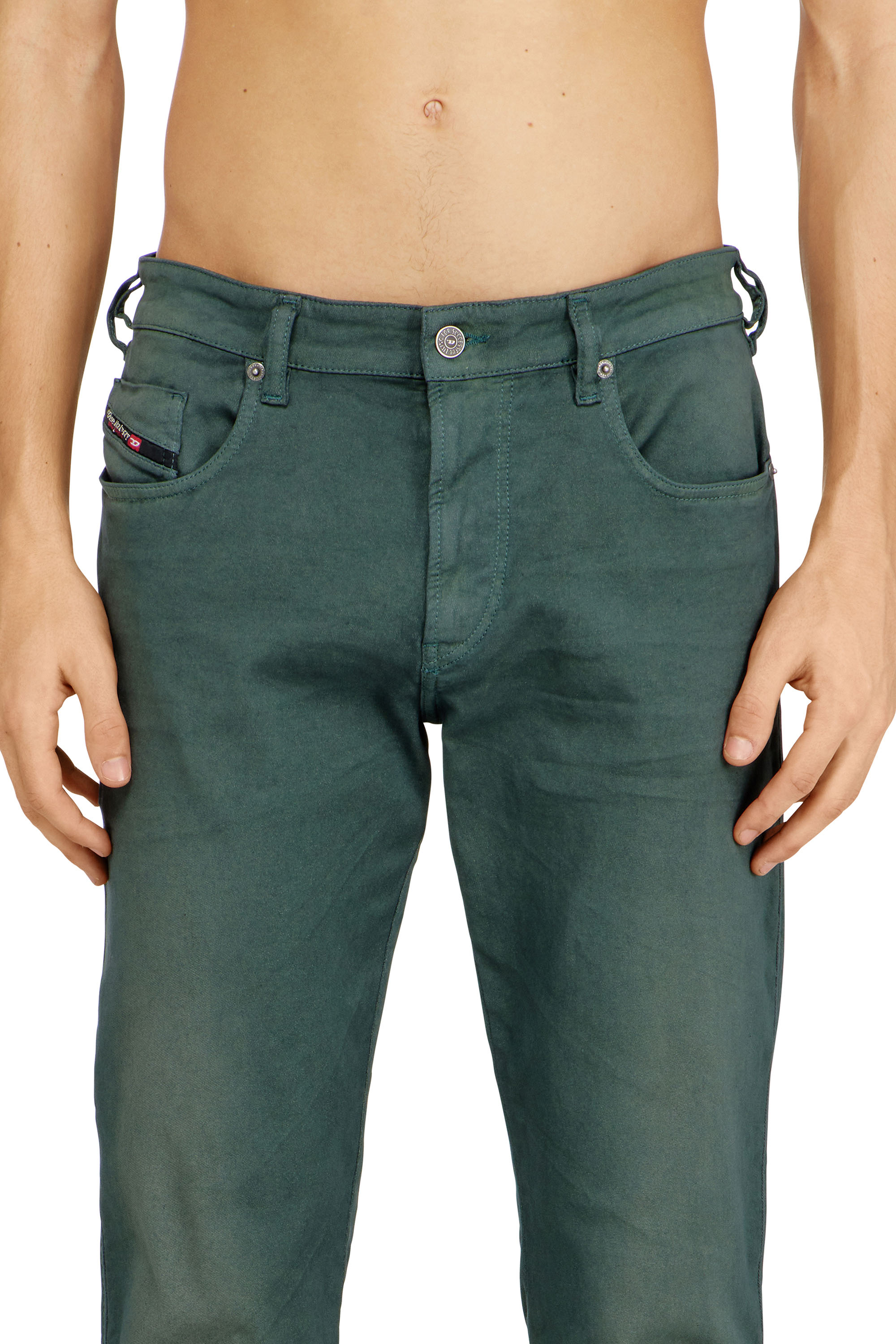 Diesel - Man's Slim 2062 D-Strukt Joggjeans&reg; 0670M, Dark Green - 4