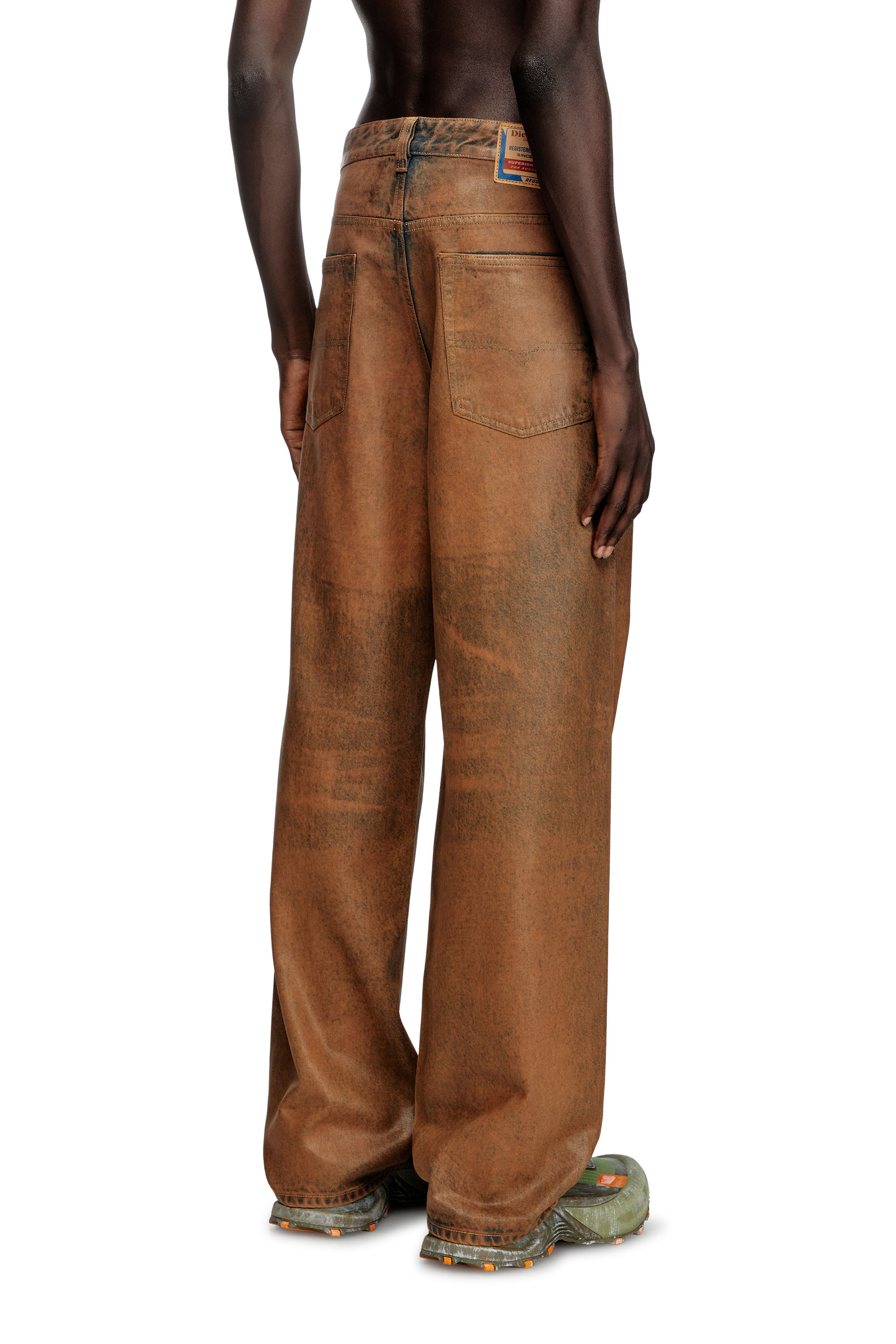Diesel - Relaxed Jeans 2001 D-Macro 09K82 Homme, Marron - Image 4