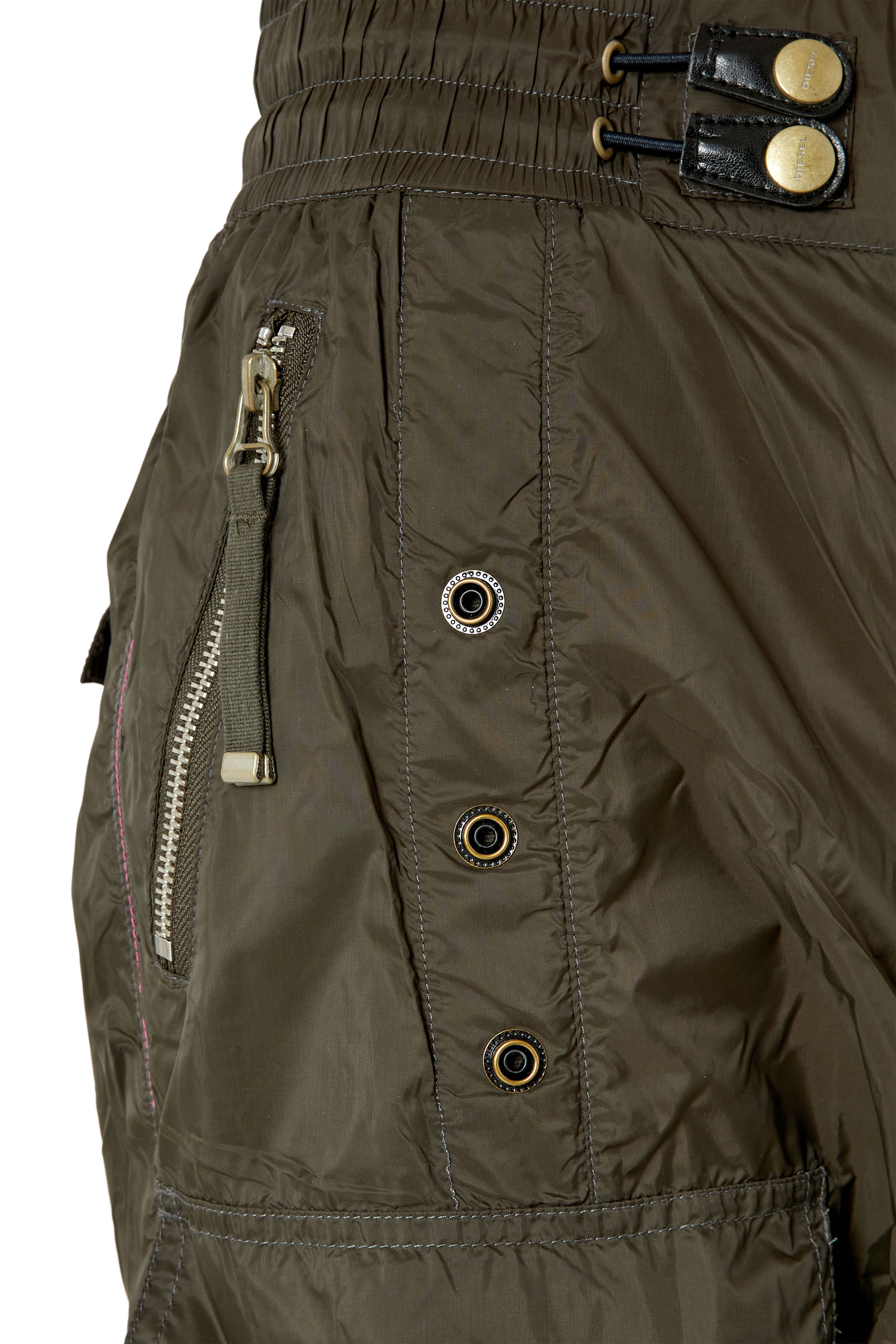 Diesel - P-LUCREZIA, Pantalon combat en nylon l&eacute;ger Femme in Vert - 5