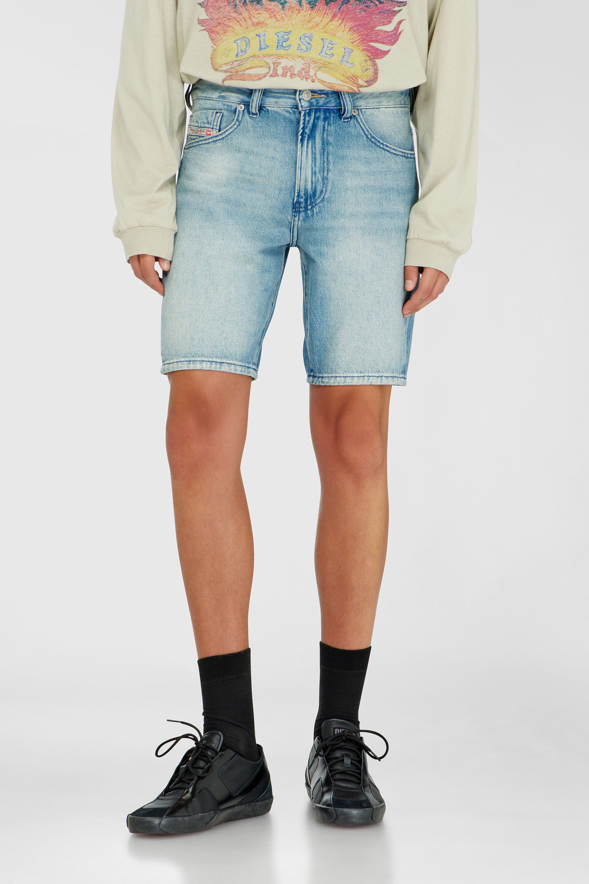 Slim denim shorts with organic cotton