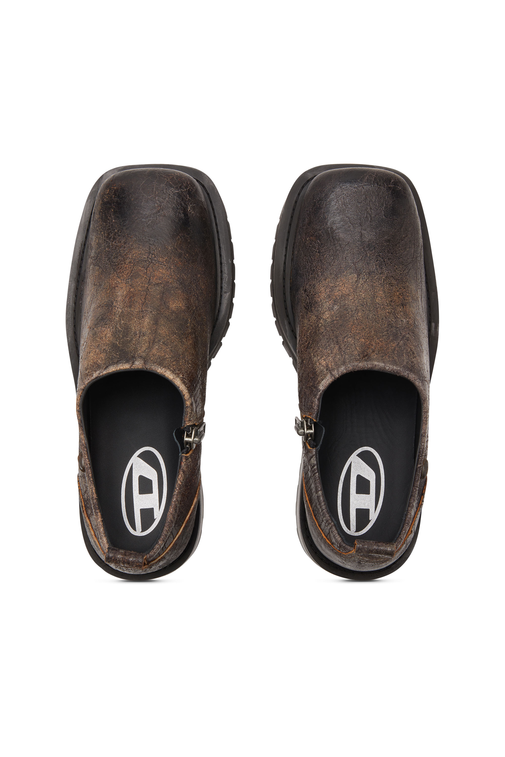 Diesel - D-TEXAN CLOG, D-Texan-Chaussures zippées en suède craquelé vieilli Homme in Marron - 5