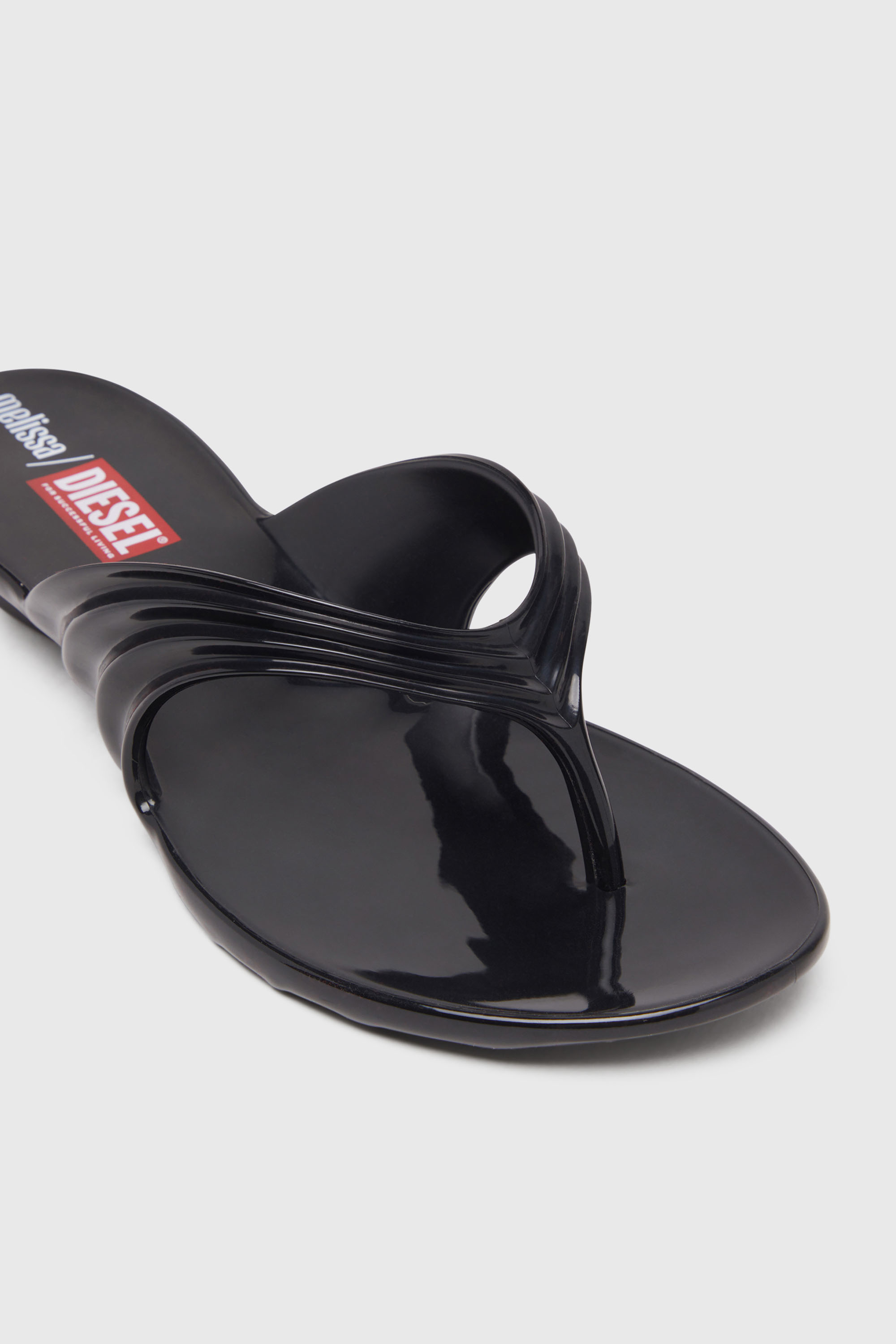 Diesel - MELISSA QUANTUM THONG, Chanclas esculturales en Melflex&reg; Mujer in Negro - 6