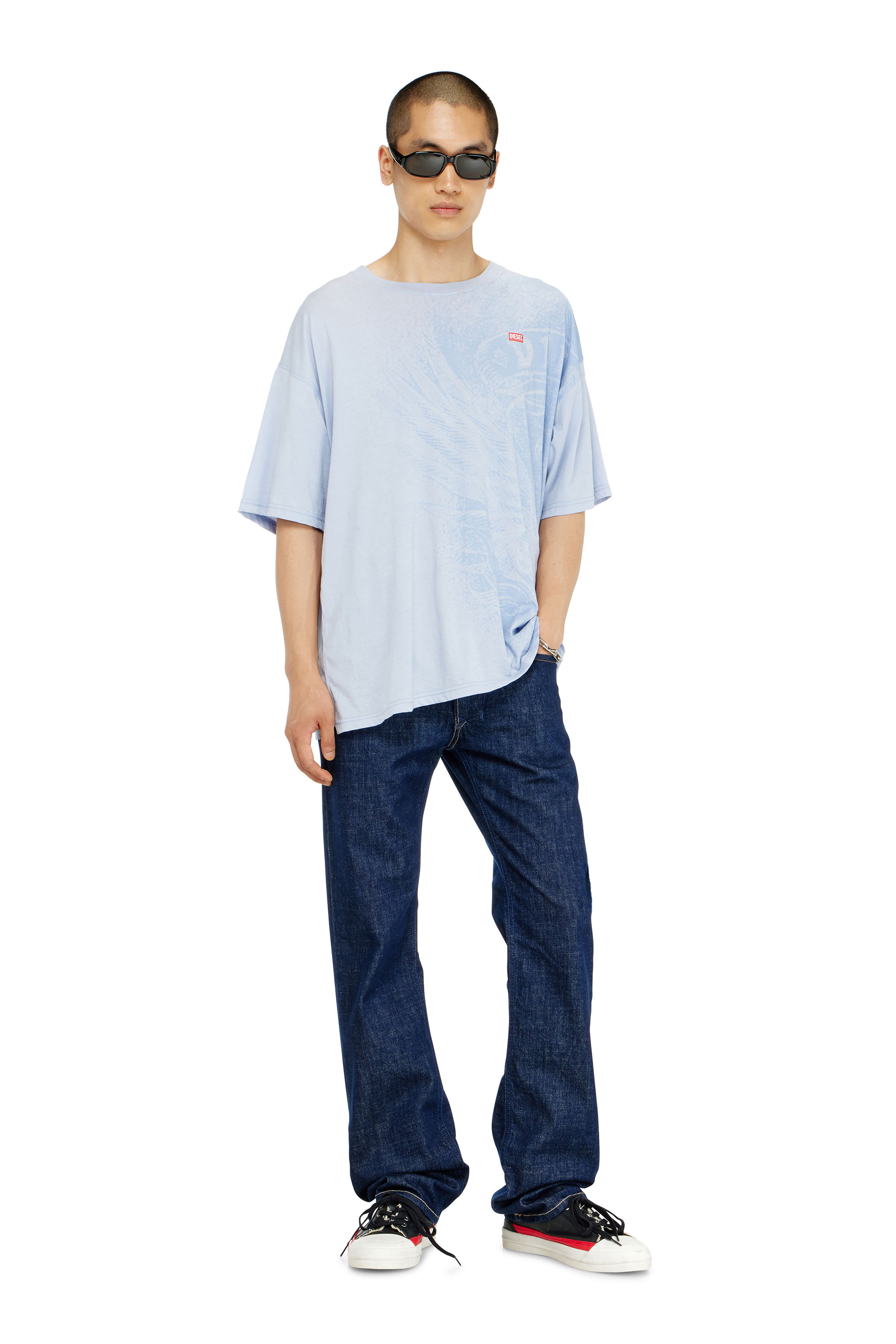Diesel - T-BOXT-AA3, Camiseta de corte relajado con estampados de Hombre in Azul marino - 2